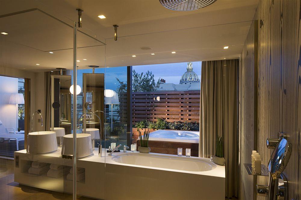 Suite with Jacuzzi