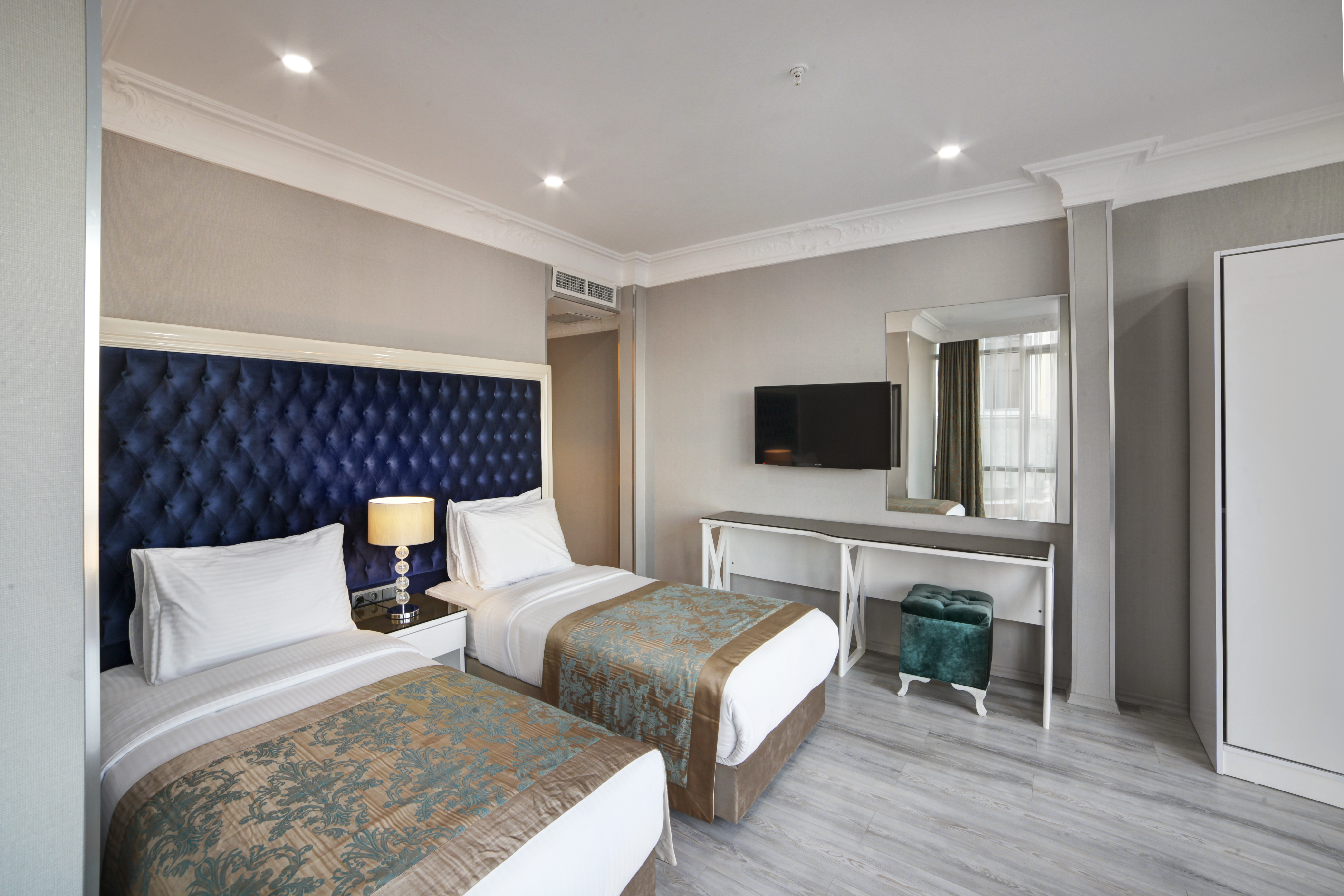 Double or Twin Superior