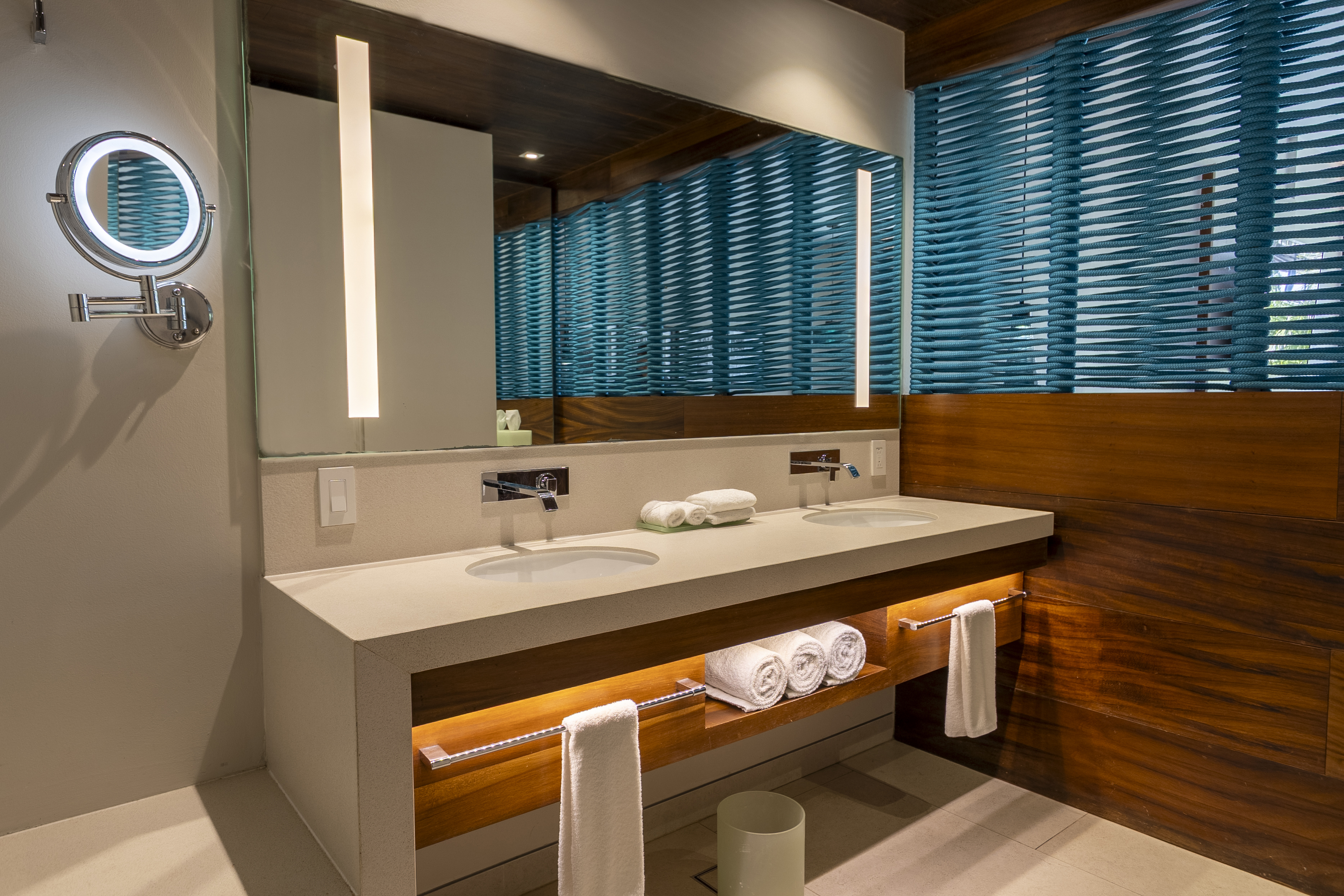 Double Two Queen Beds Premium