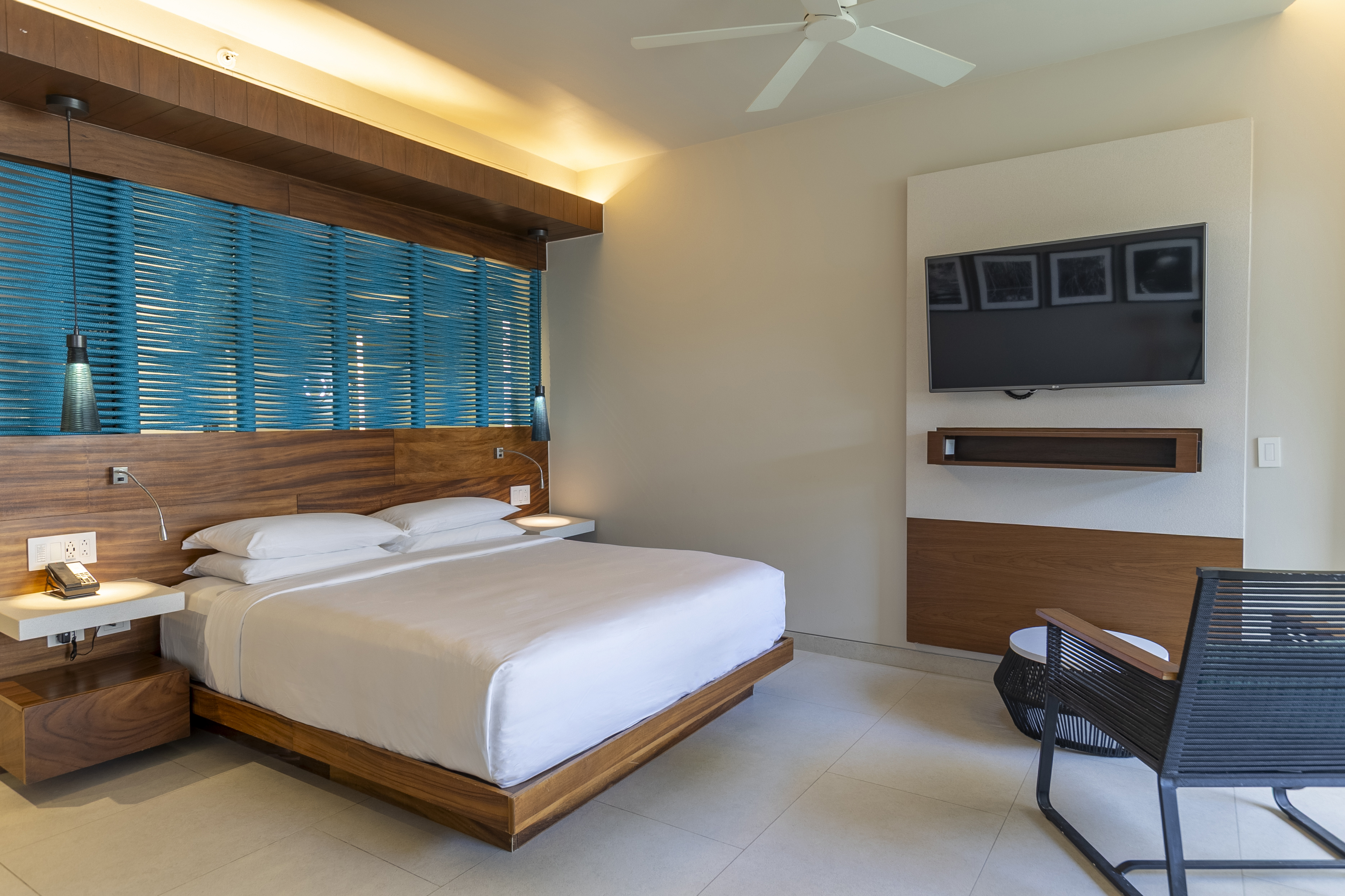 Double Partial Ocean View King Bed