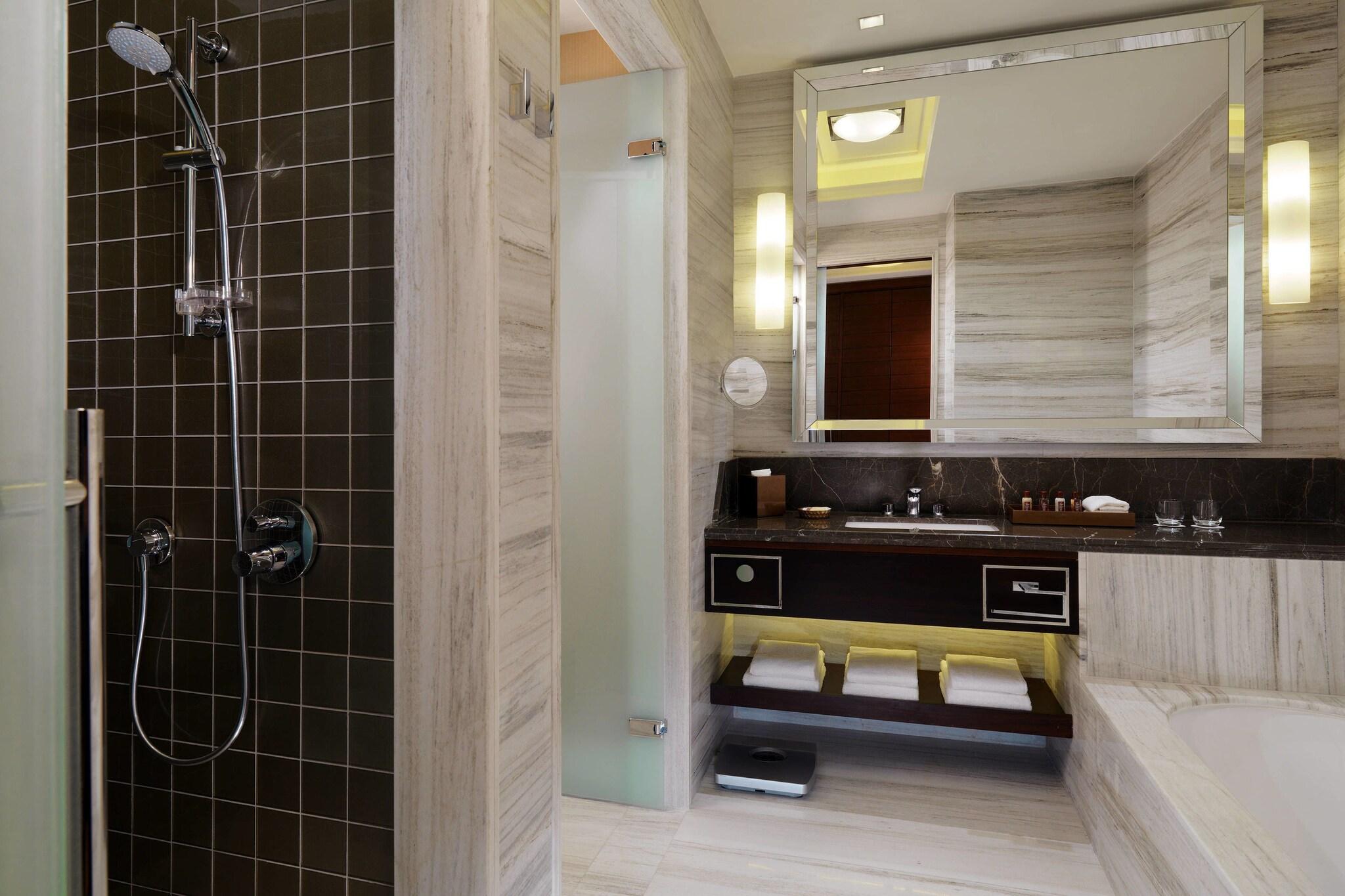 Double Club King Bed