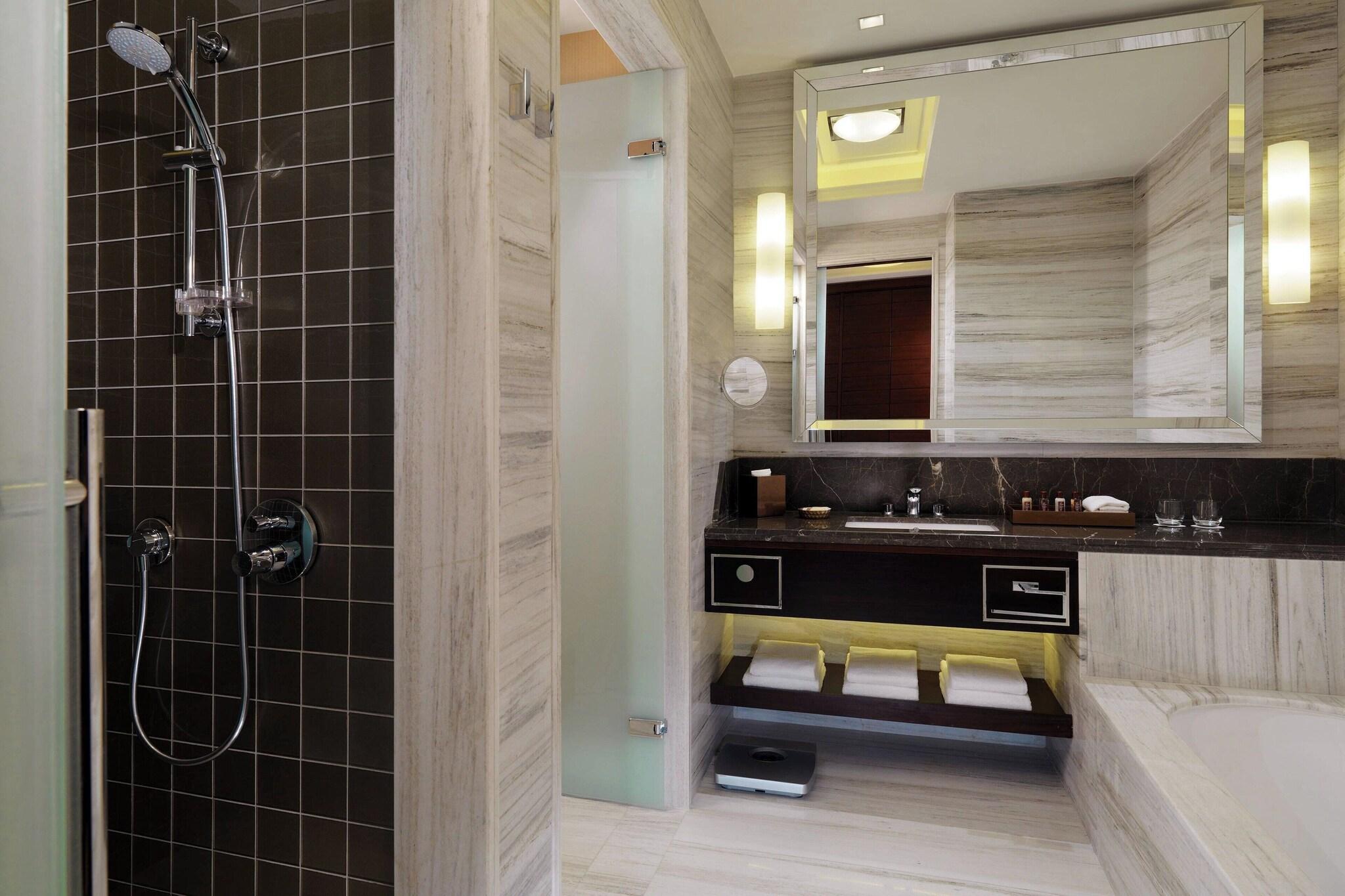 Double Club King Bed