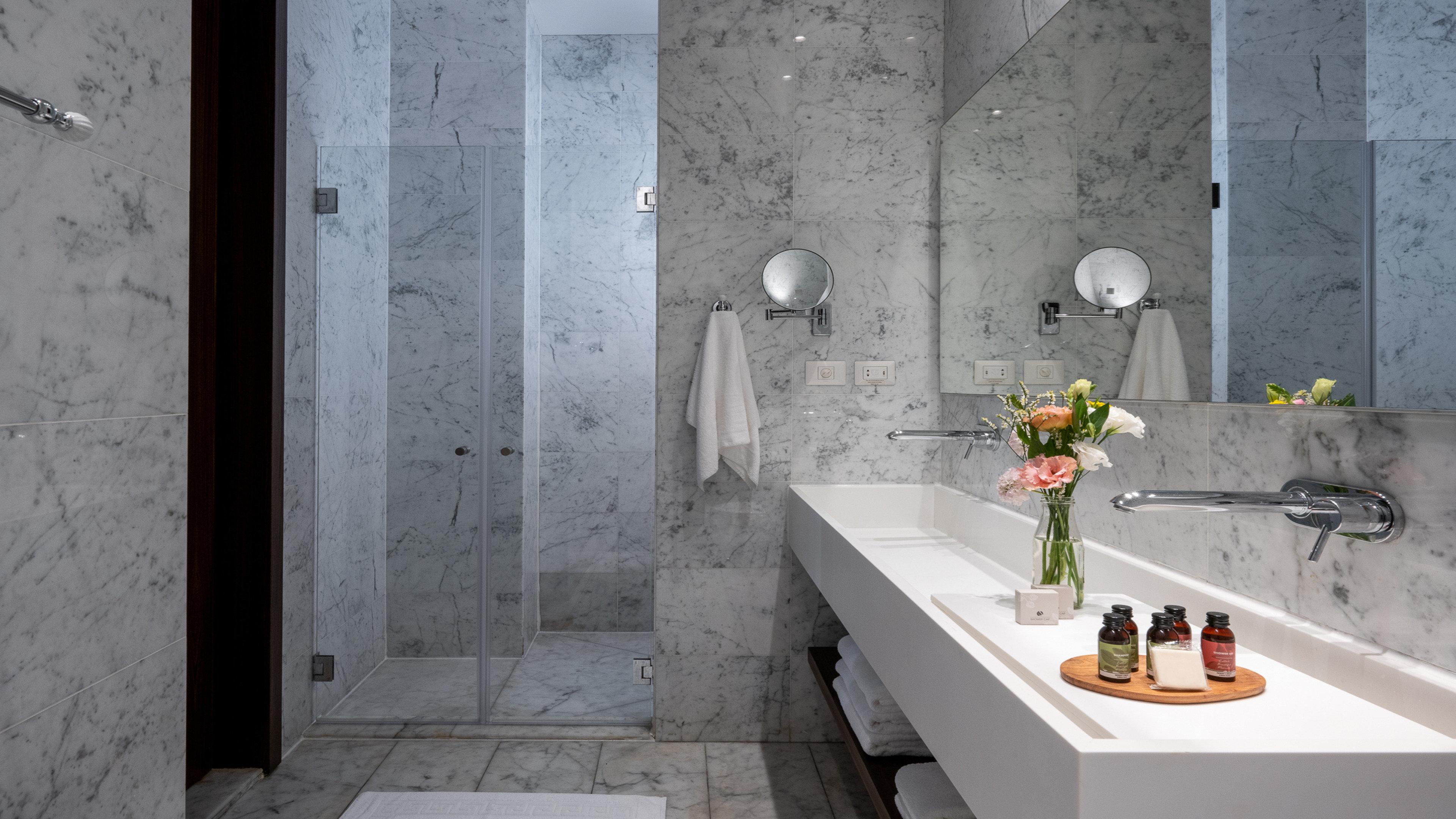 Suite City View King Bed