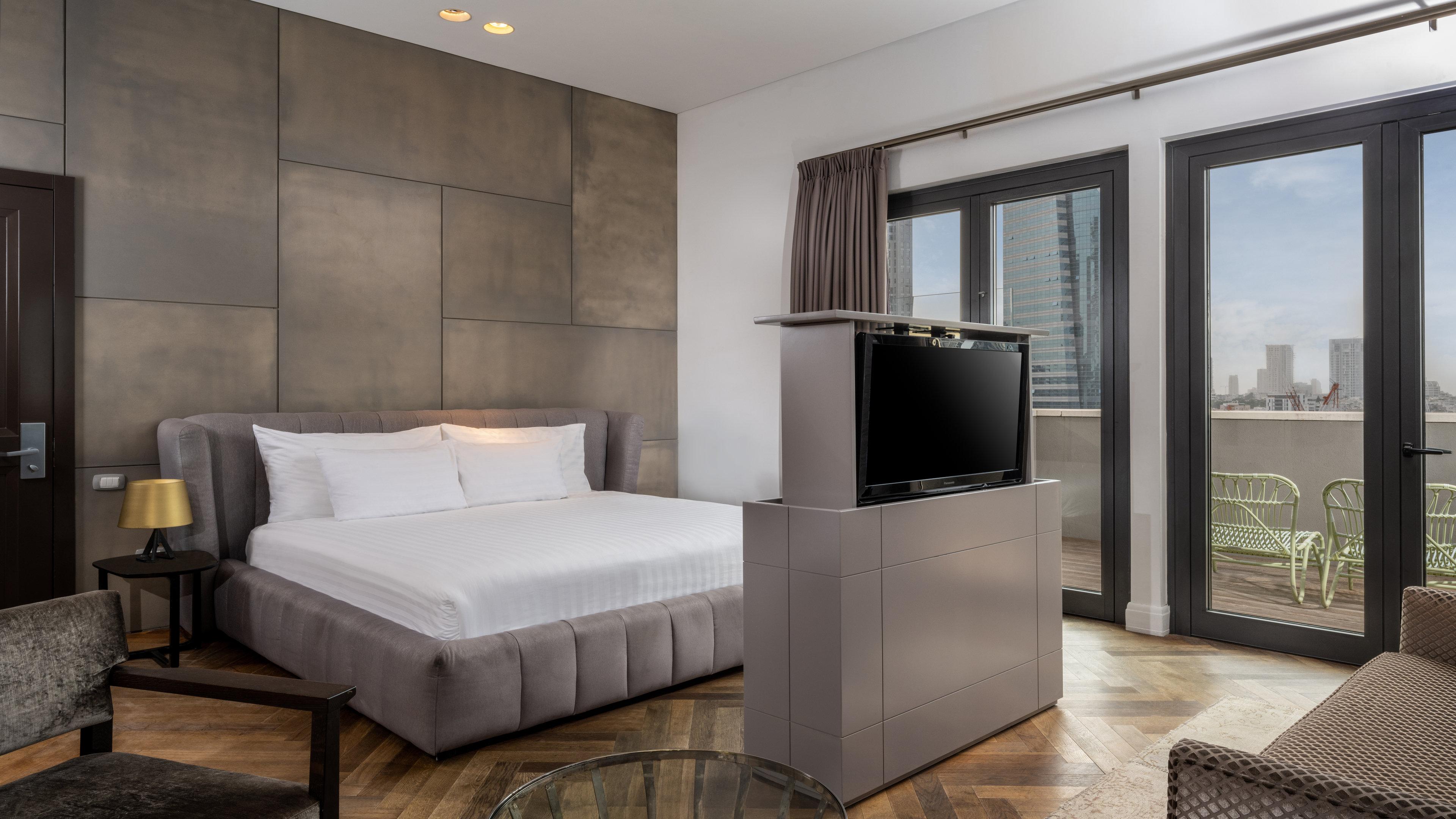 Suite City View King Bed
