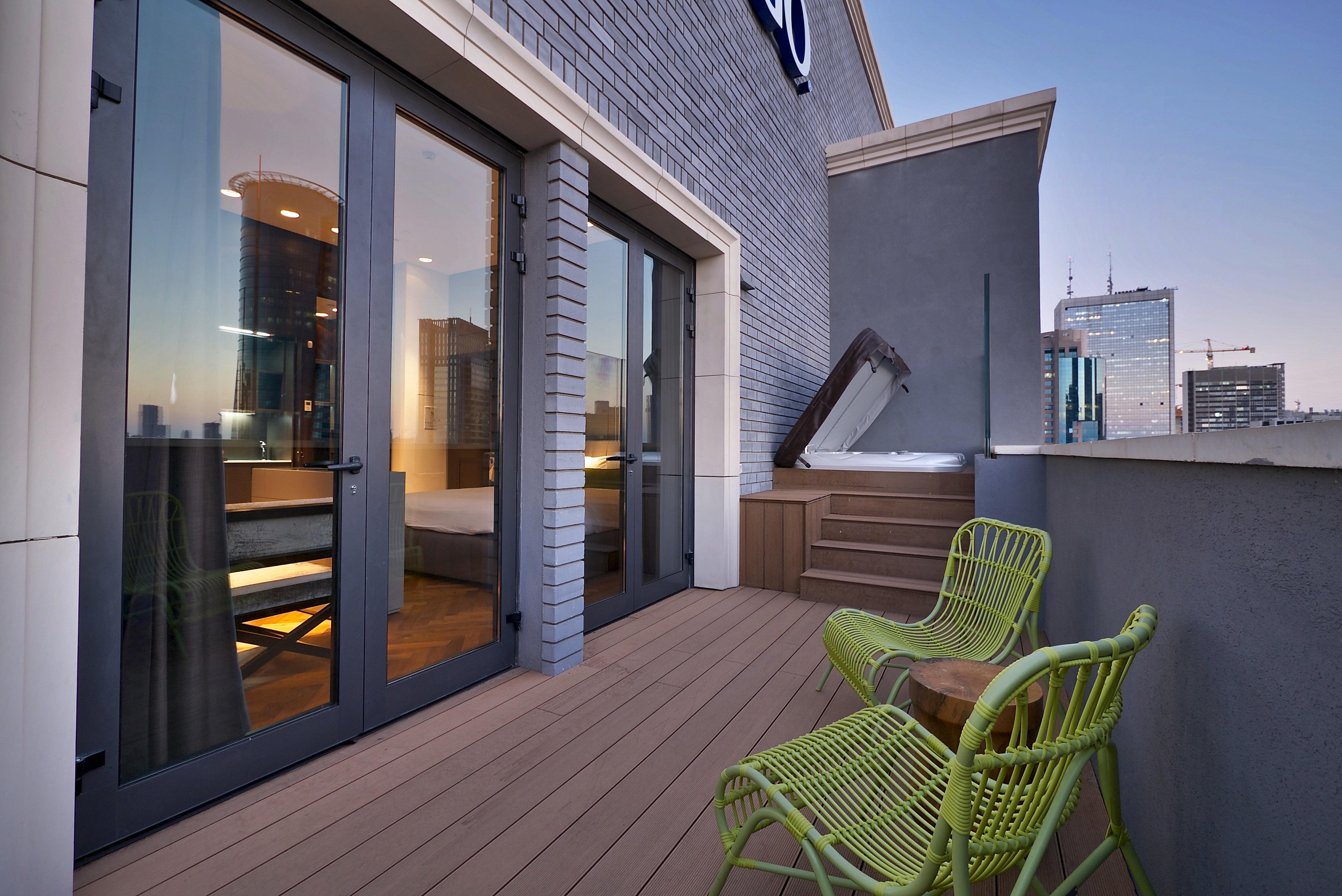 Suite City View King Bed