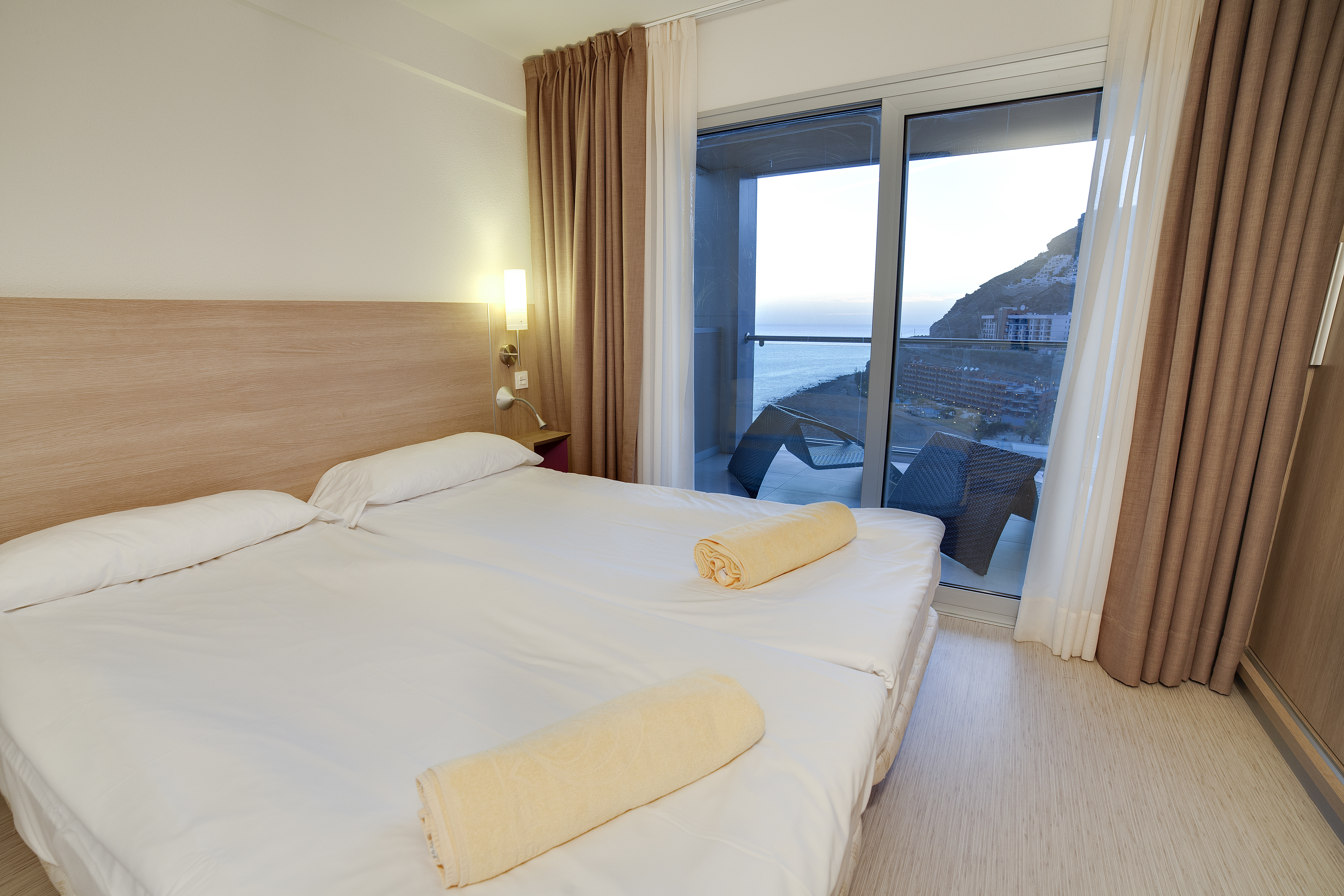 Suite Capacity 7 Three Bedrooms