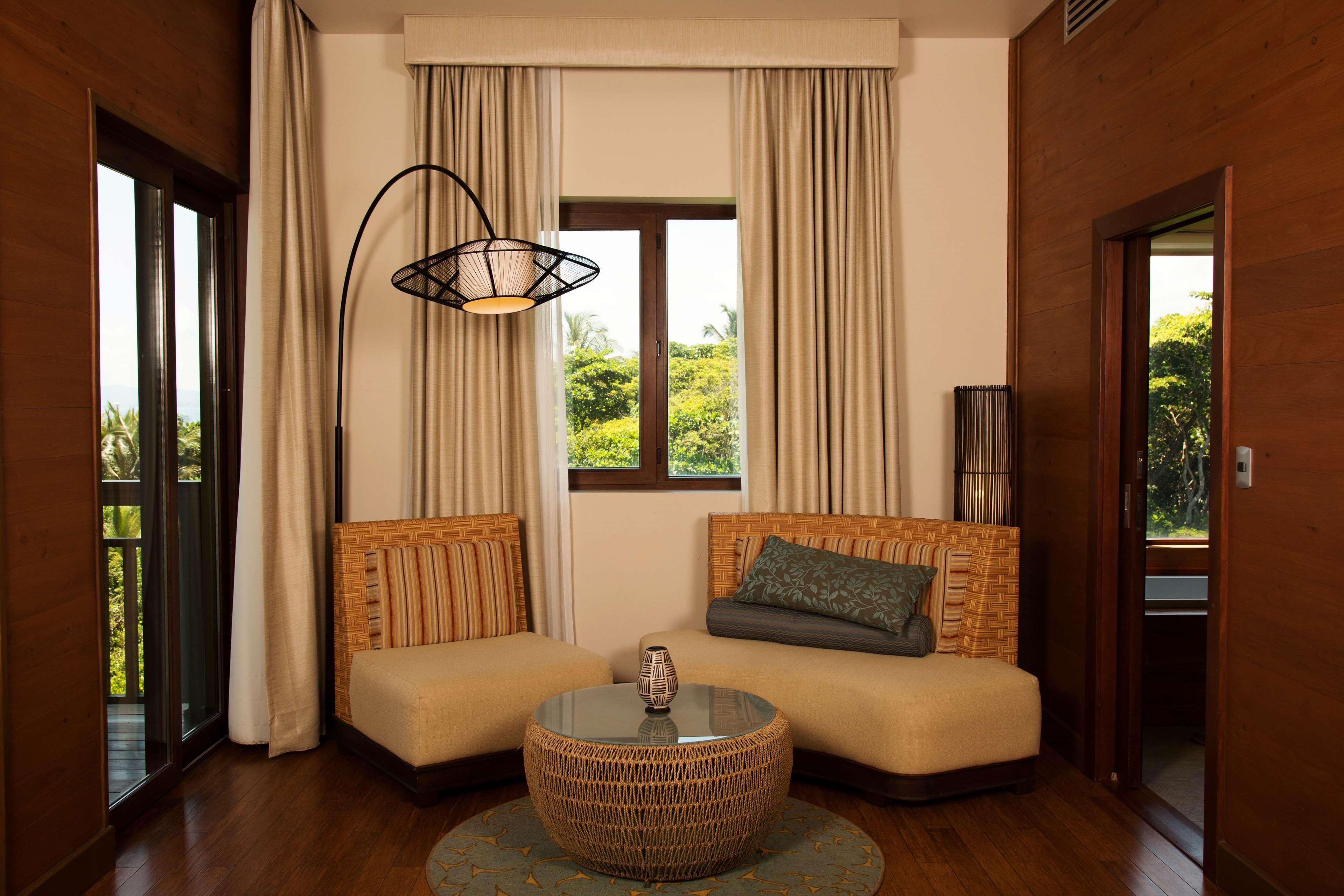 Junior Suite Ocean Front King Bed