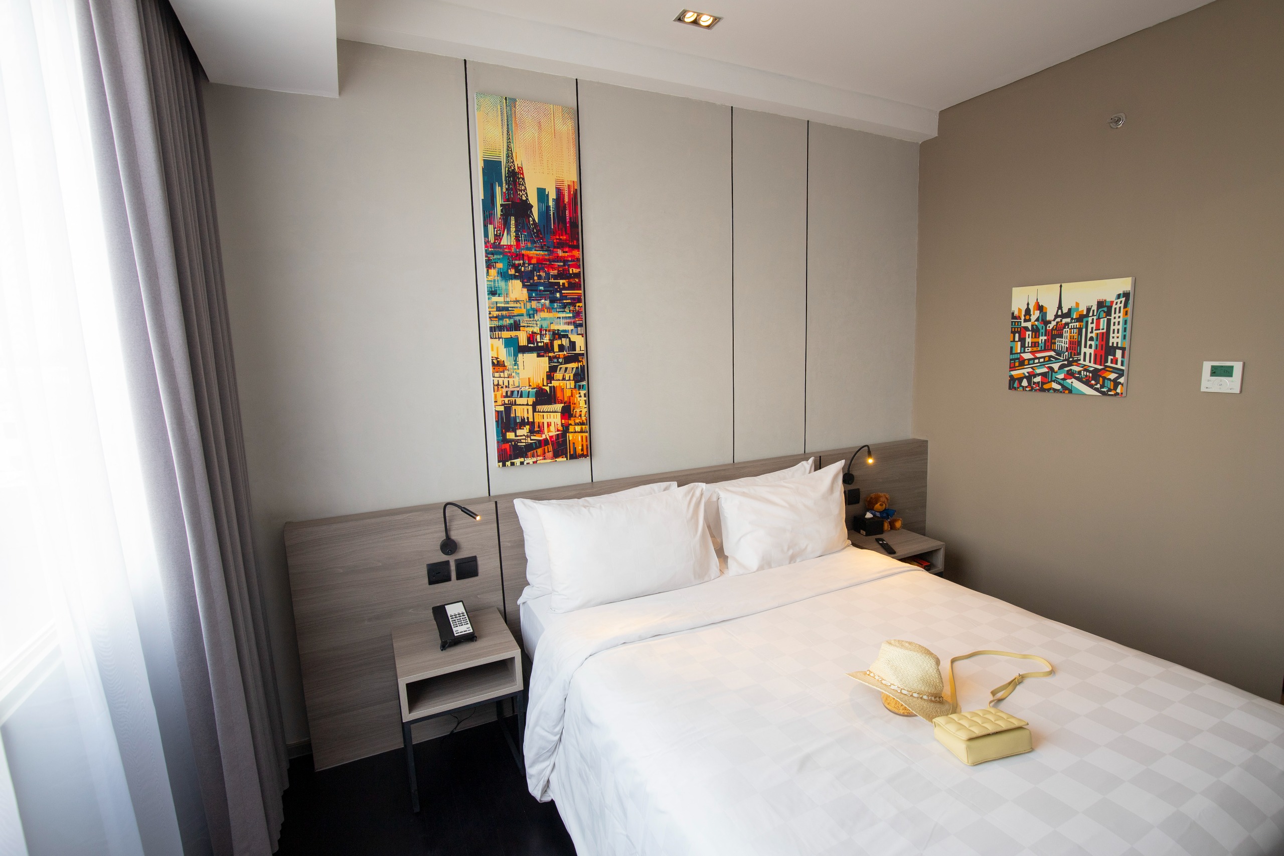 Double Deluxe Queen Bed