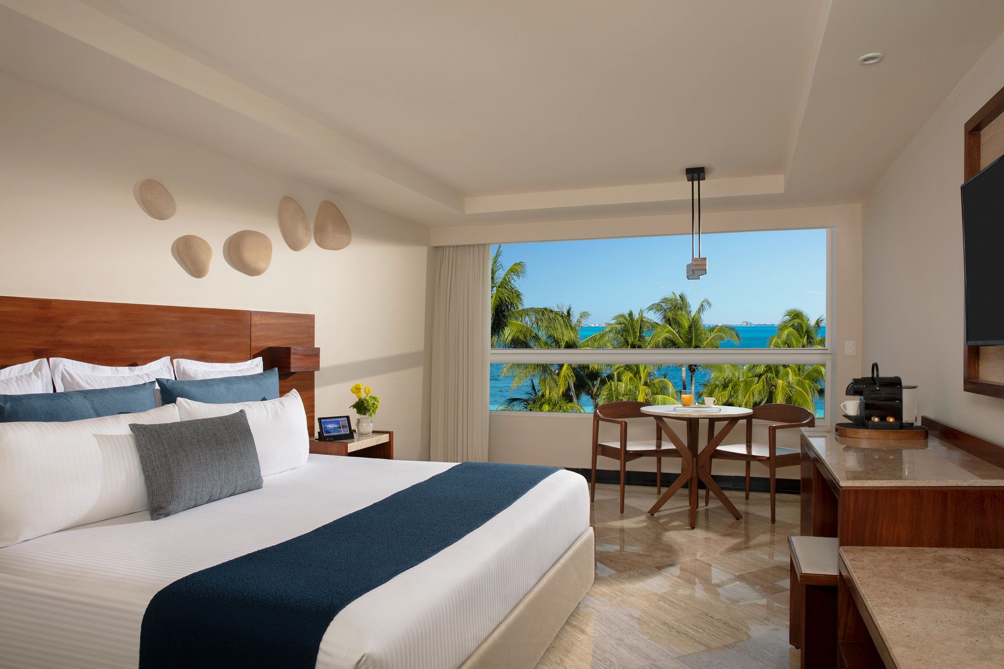 Double Deluxe King Bed