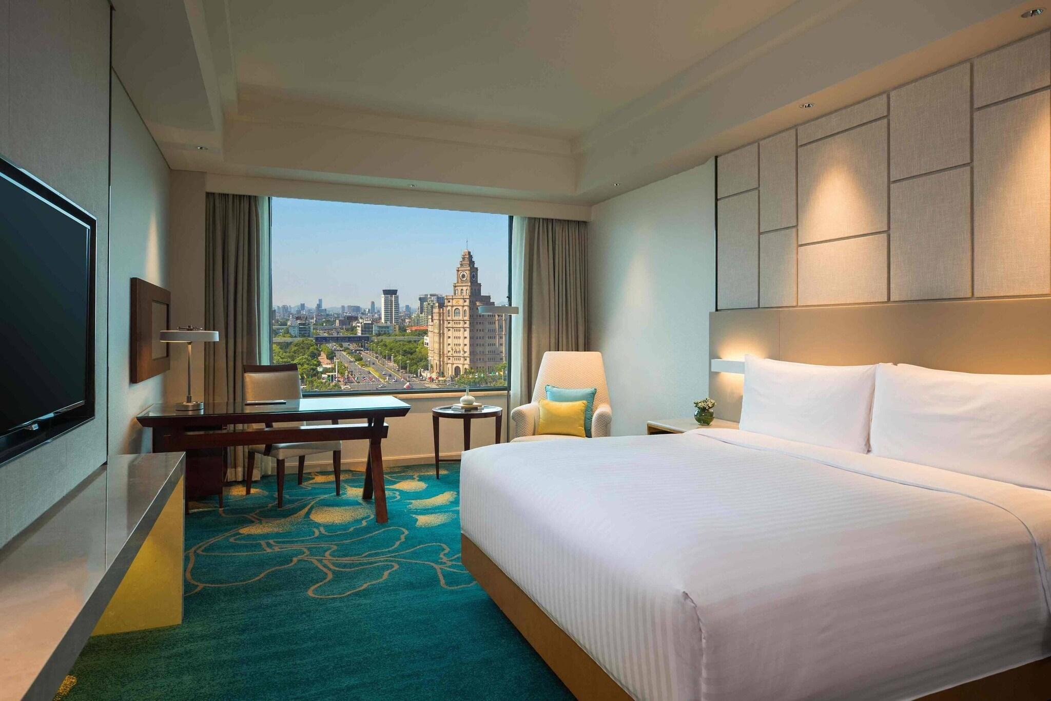 Double City View King Bed