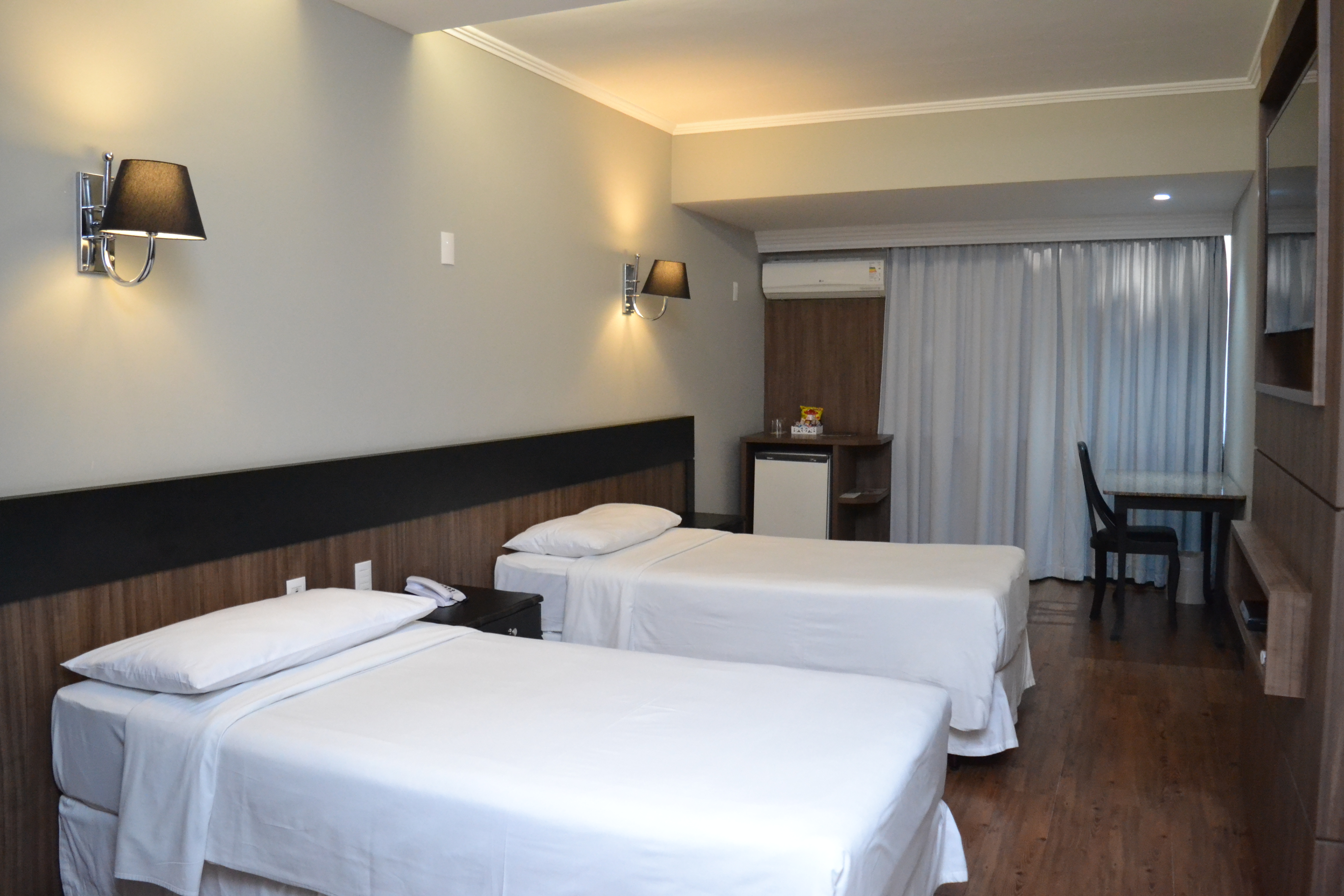 Twin Deluxe Two Beds