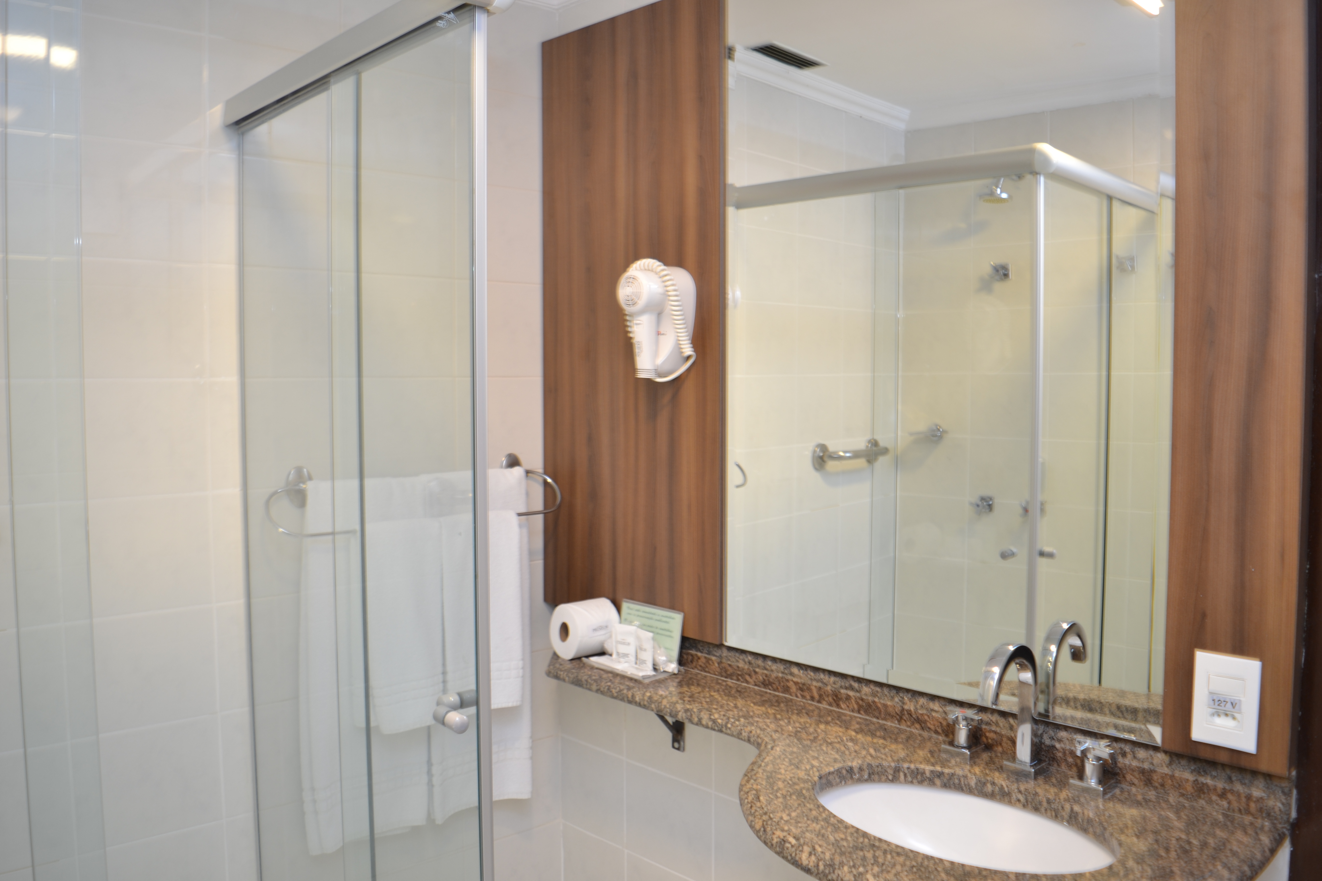 Double Executive Queen Bed