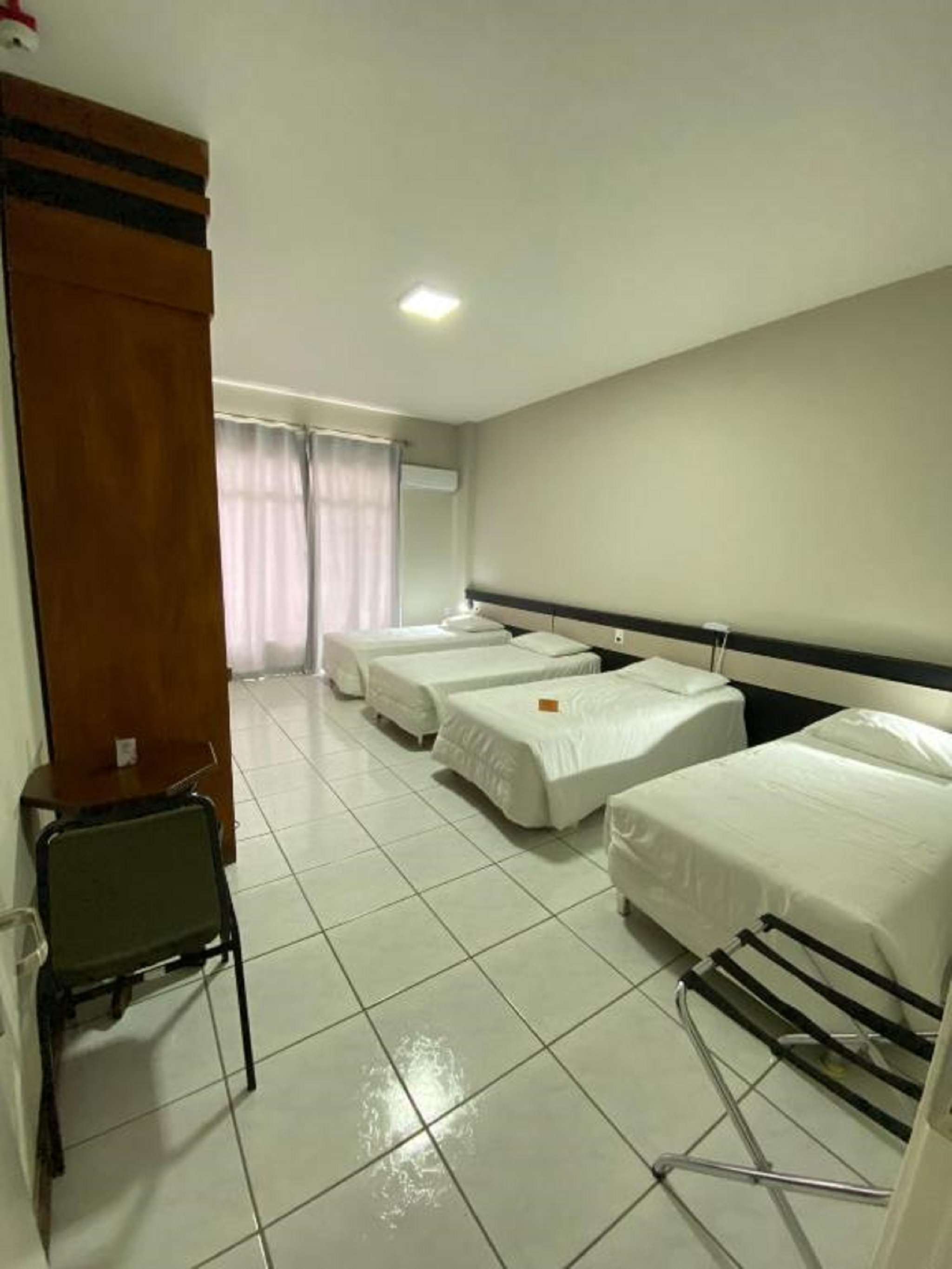 Apartment Capacity 4