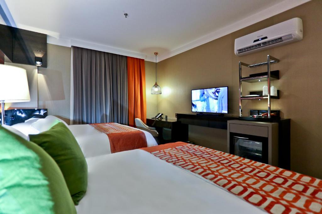 Quadruple Deluxe Two Beds