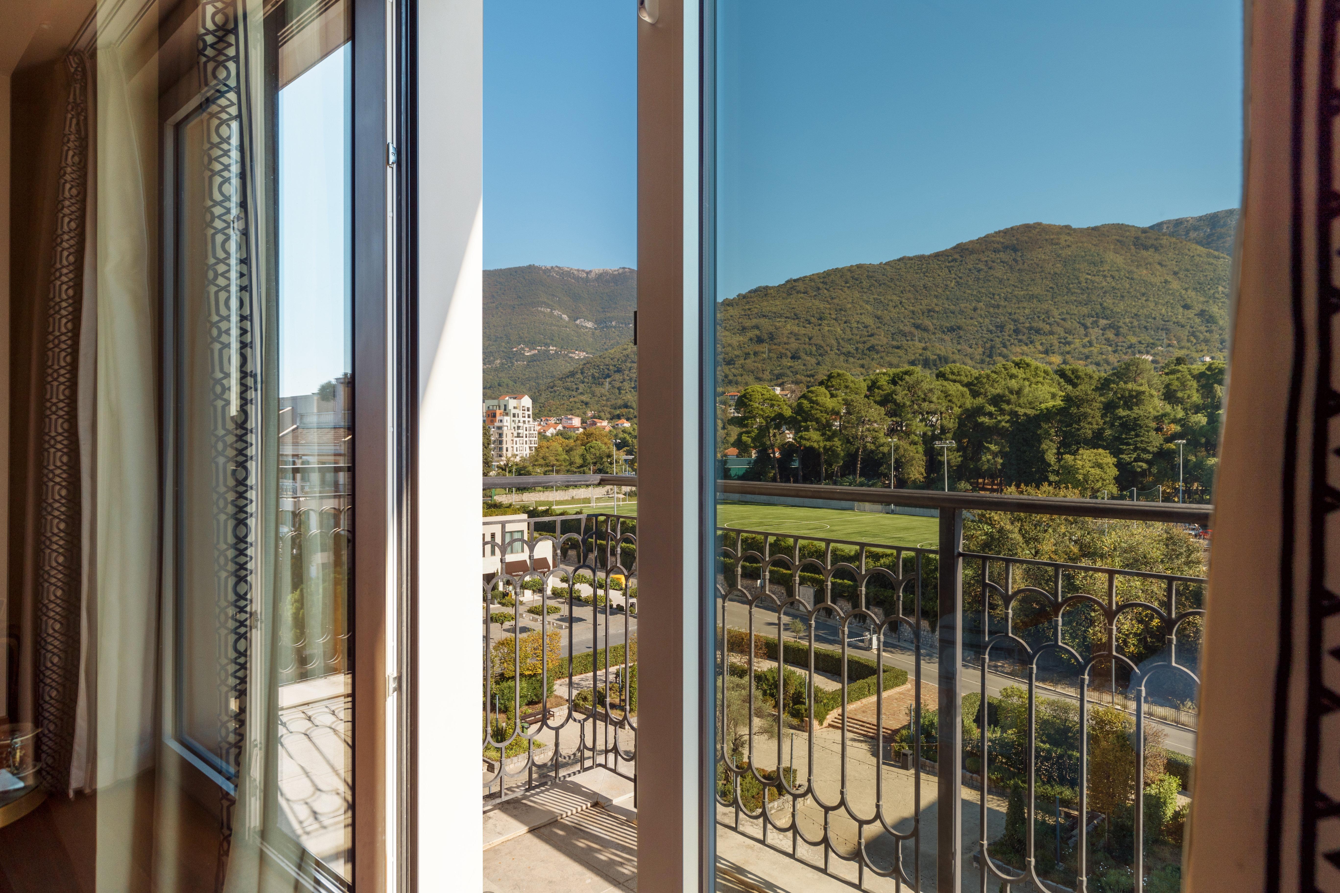 Double Premium with Views