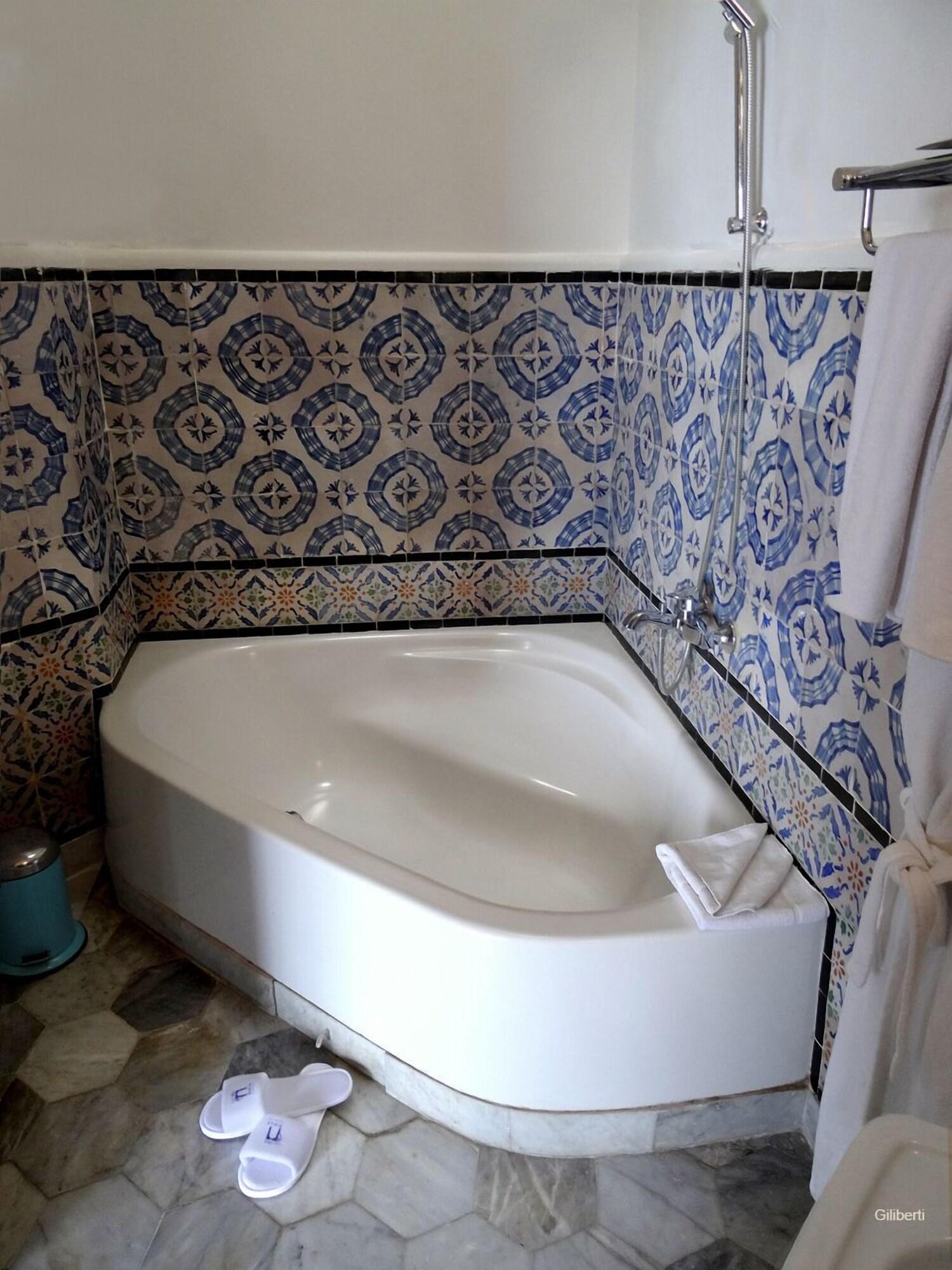 Double Superior Queen Bed