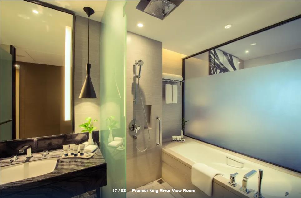 Double Deluxe City View King Bed