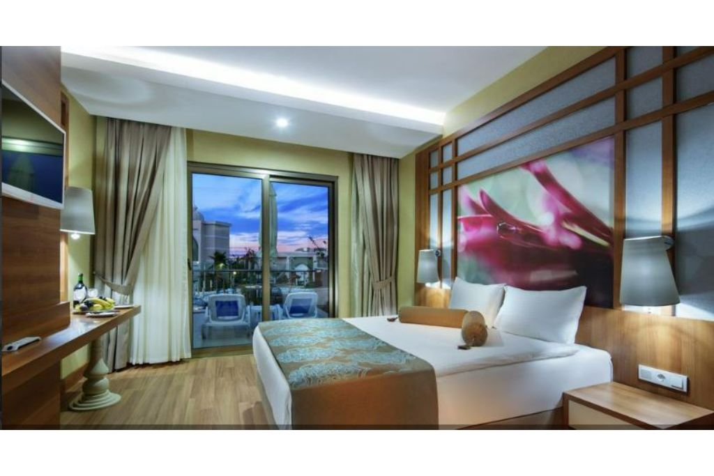 Double Single Pool View