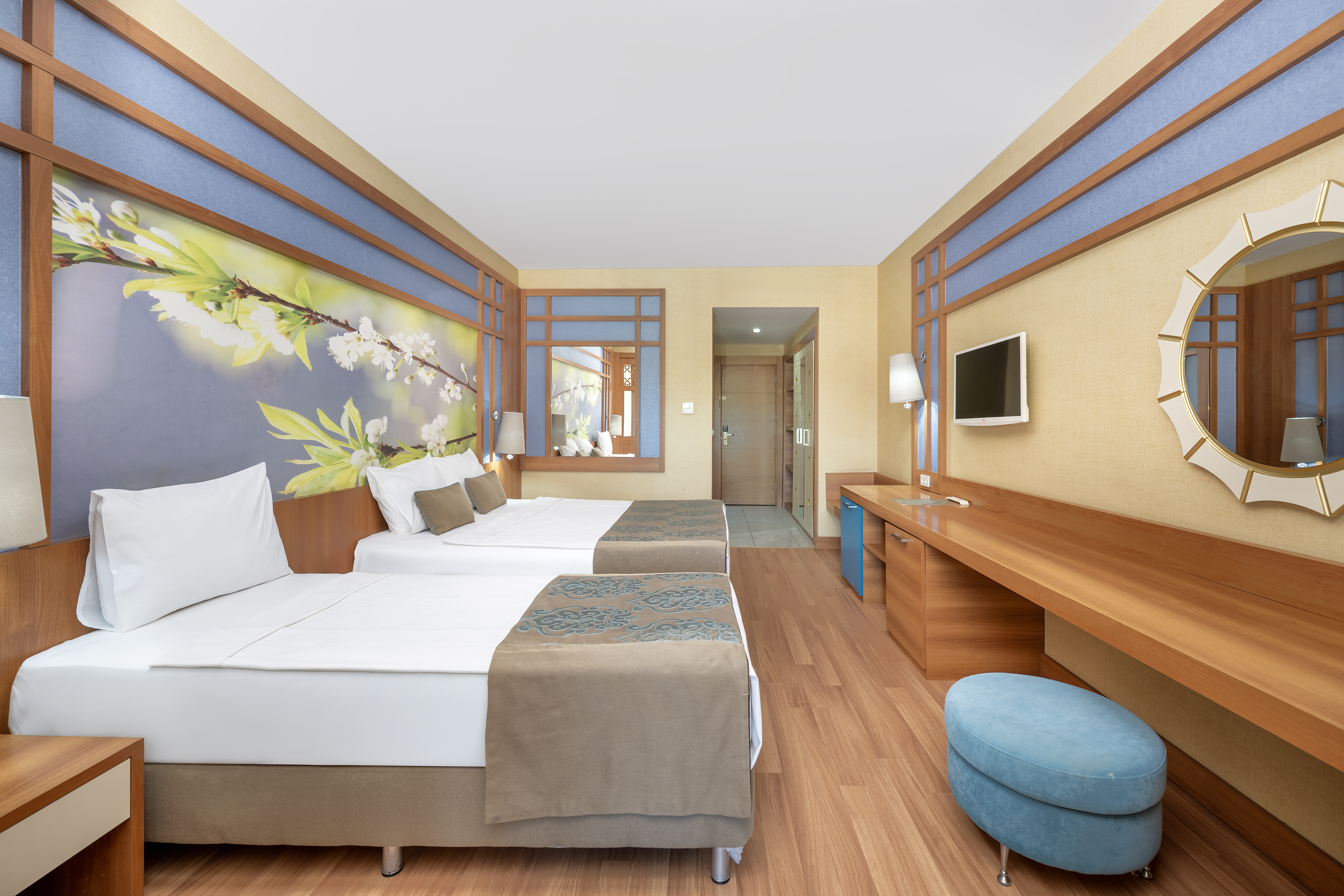 Family Room Land View