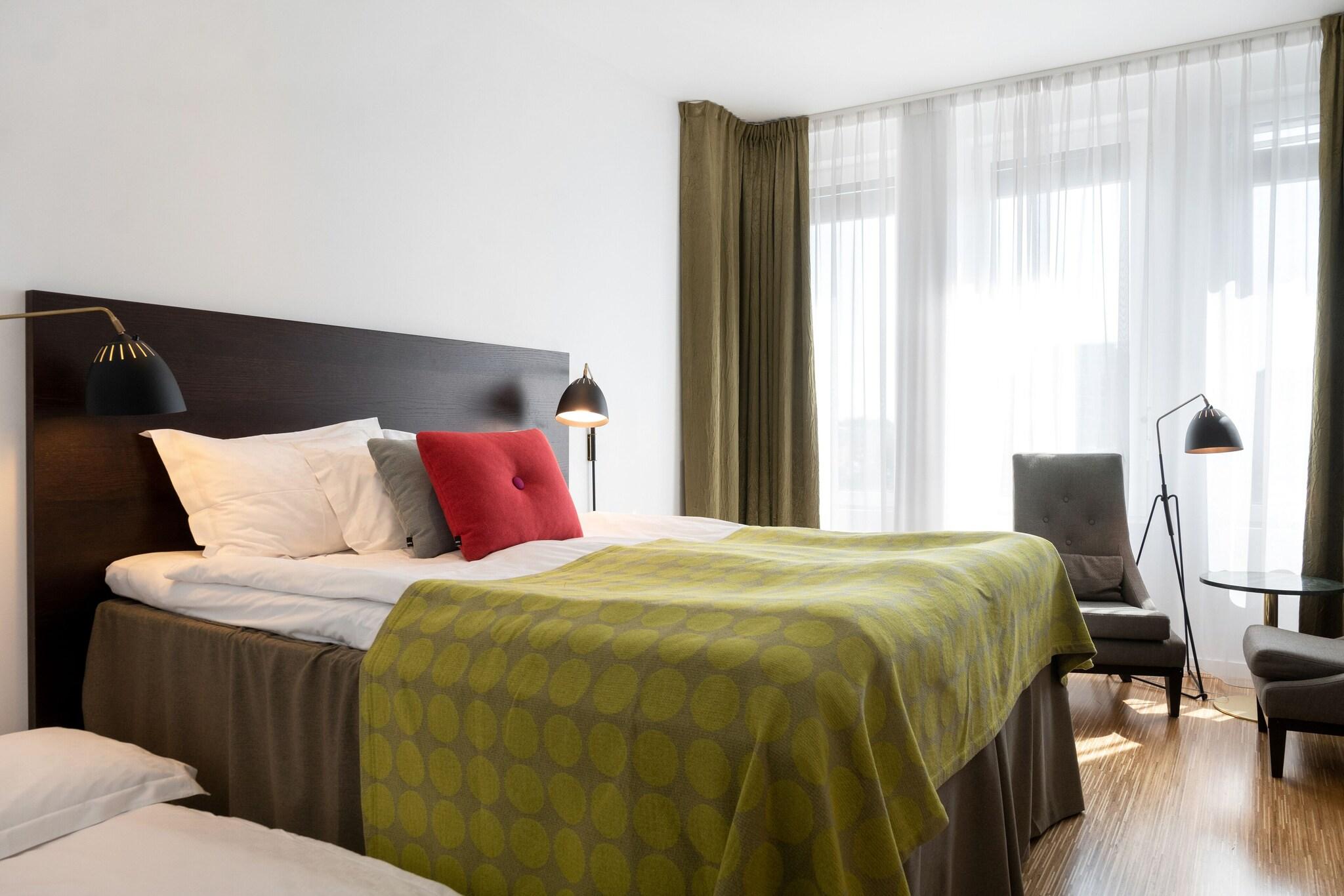 Family Room Guest Room Queen Bed