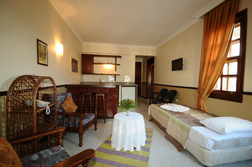 Family Room Connecting Room