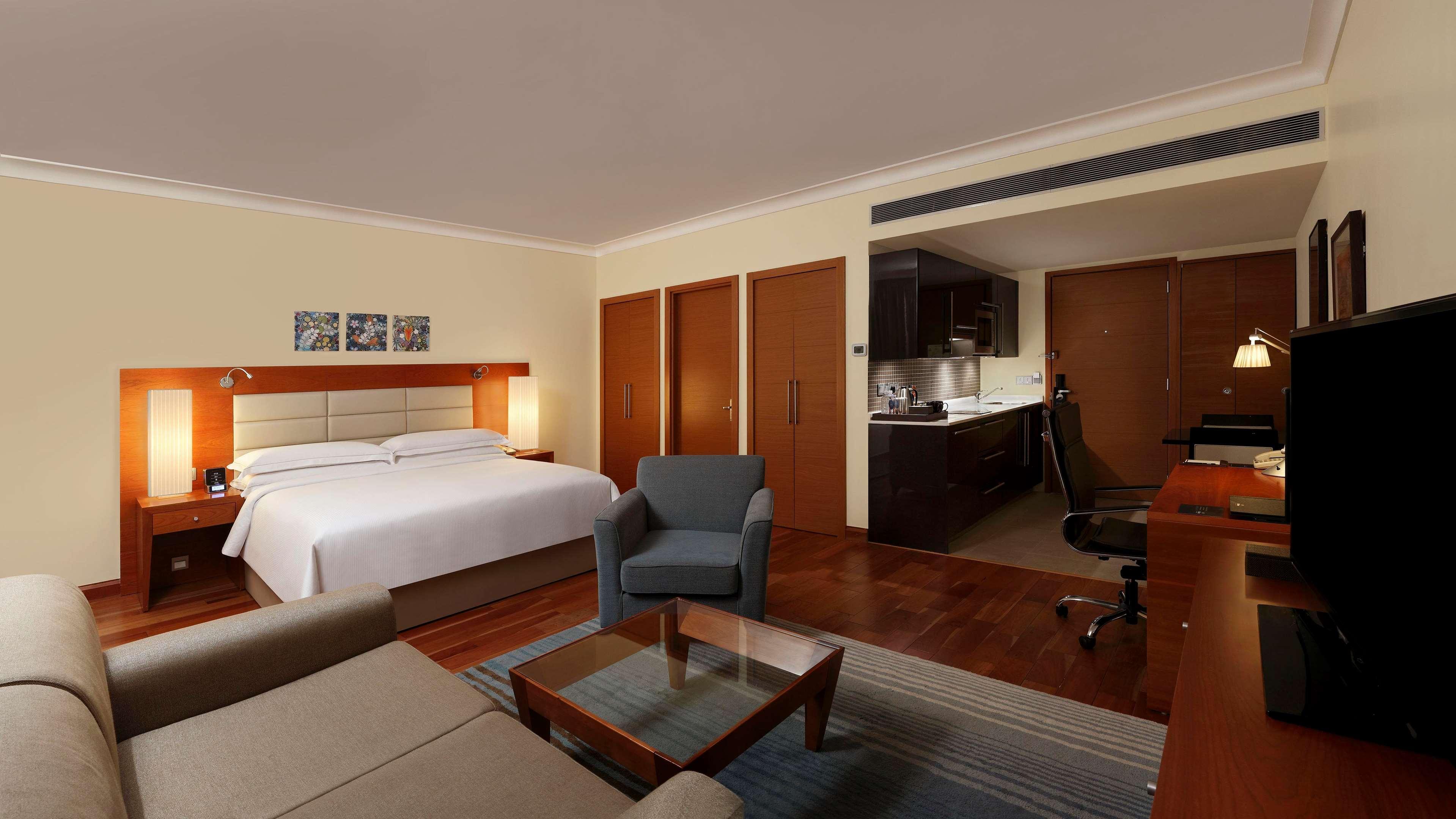 Room Deluxe King Bed