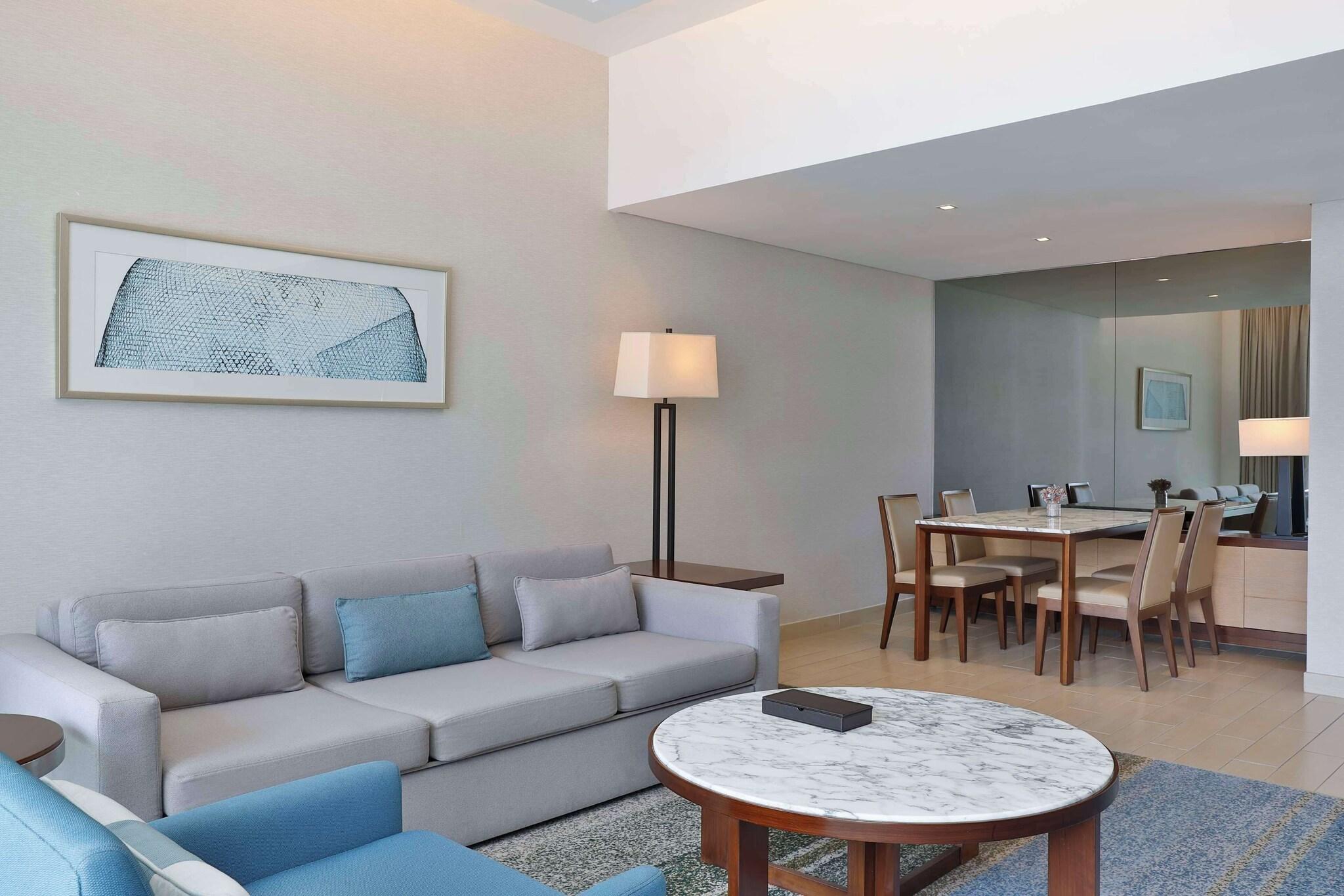 Suite City View King Bed