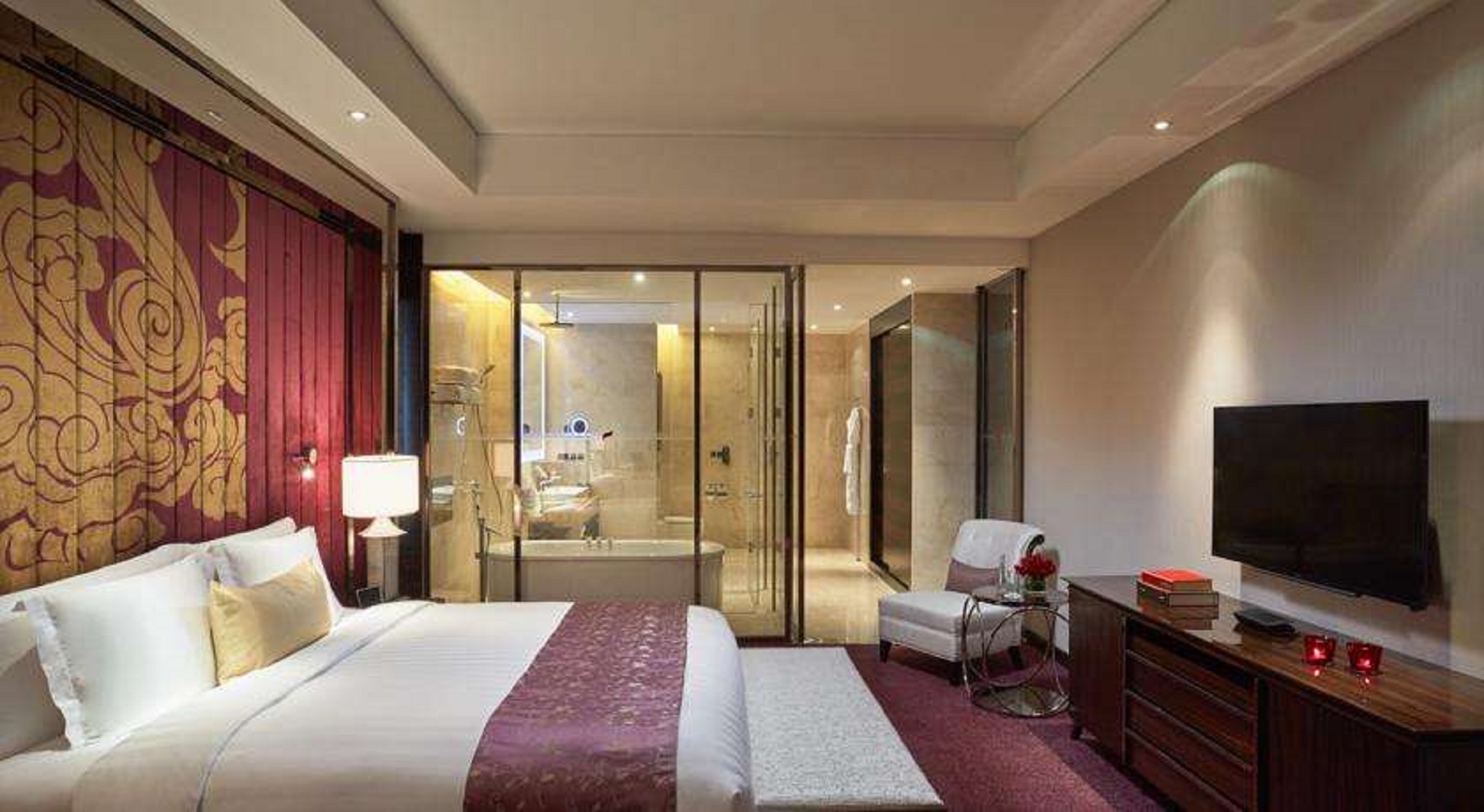 Double Deluxe King Bed