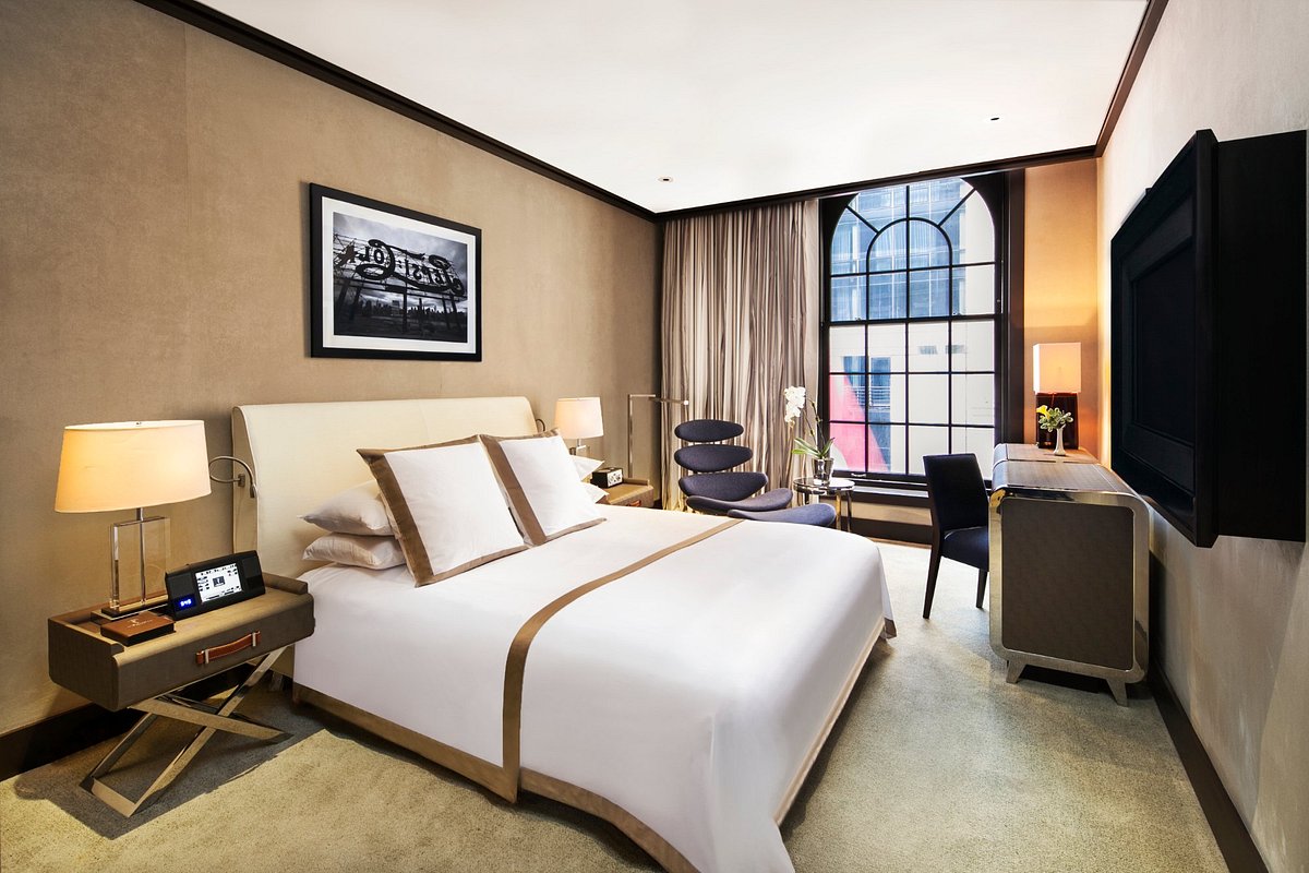 Double Deluxe King Bed