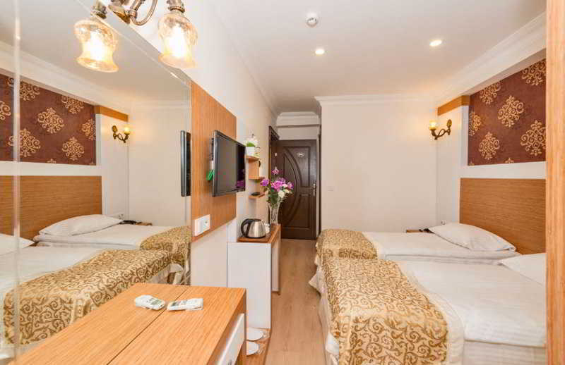 Triple Deluxe Sea View with Balcony