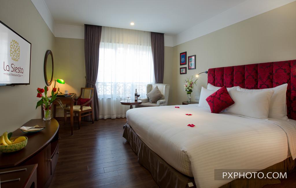 Double Deluxe One Bed