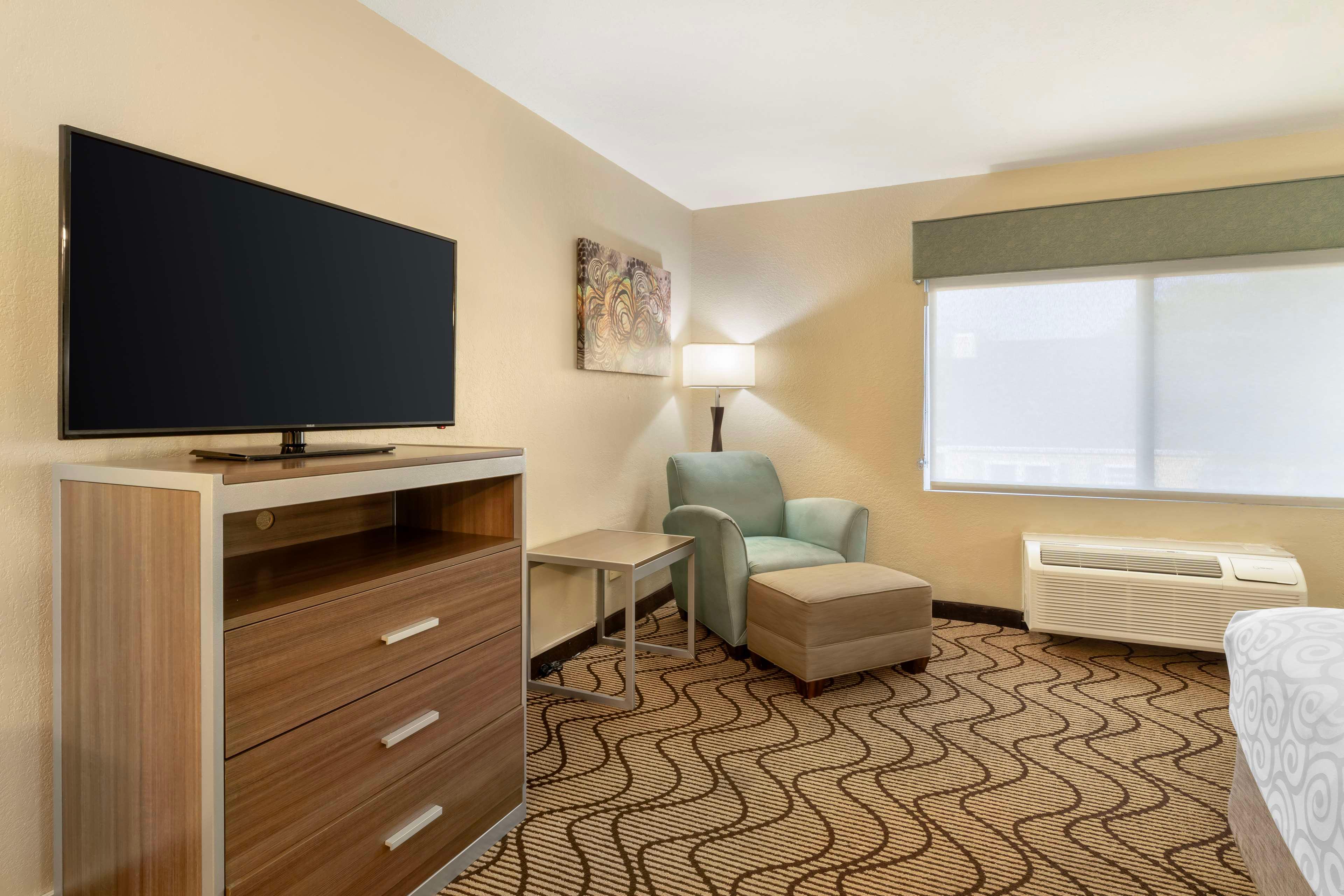 Room King Bed Non Smoking