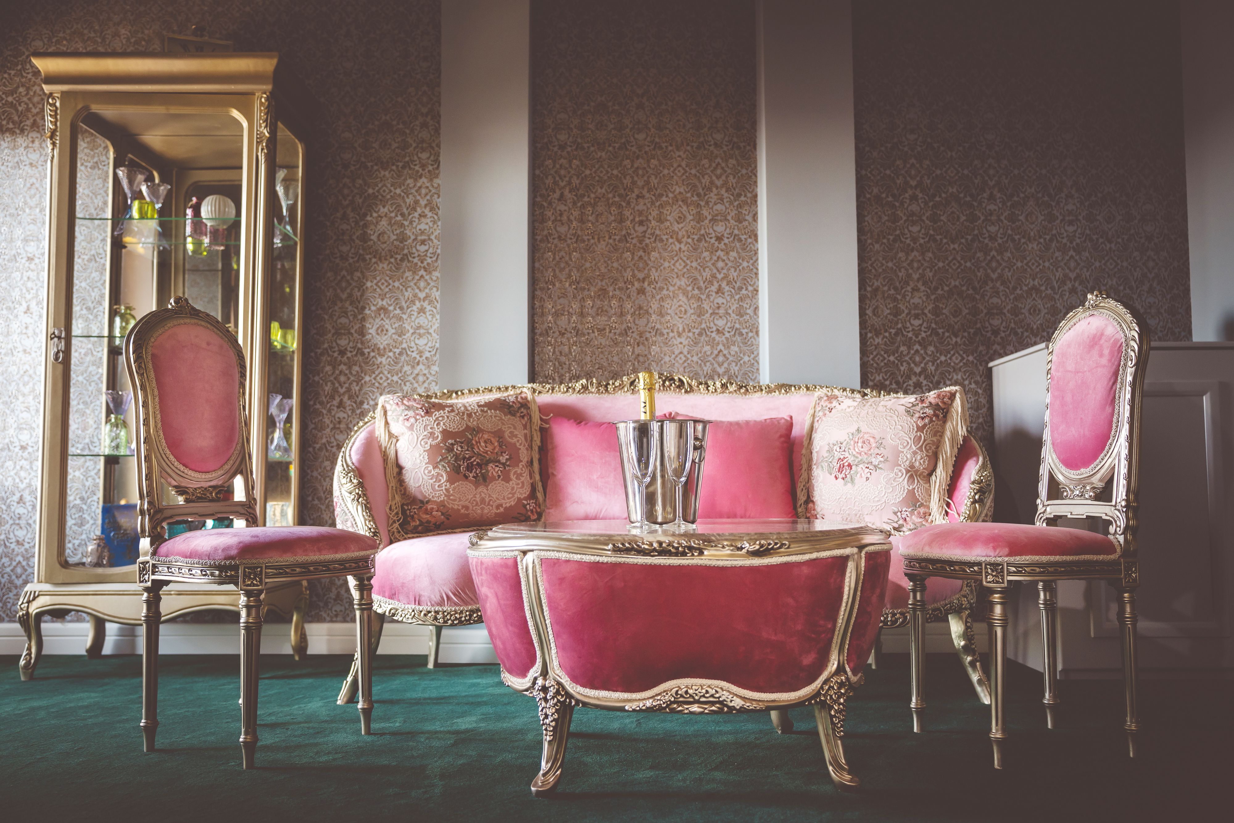 Apartment Queen Size Bed