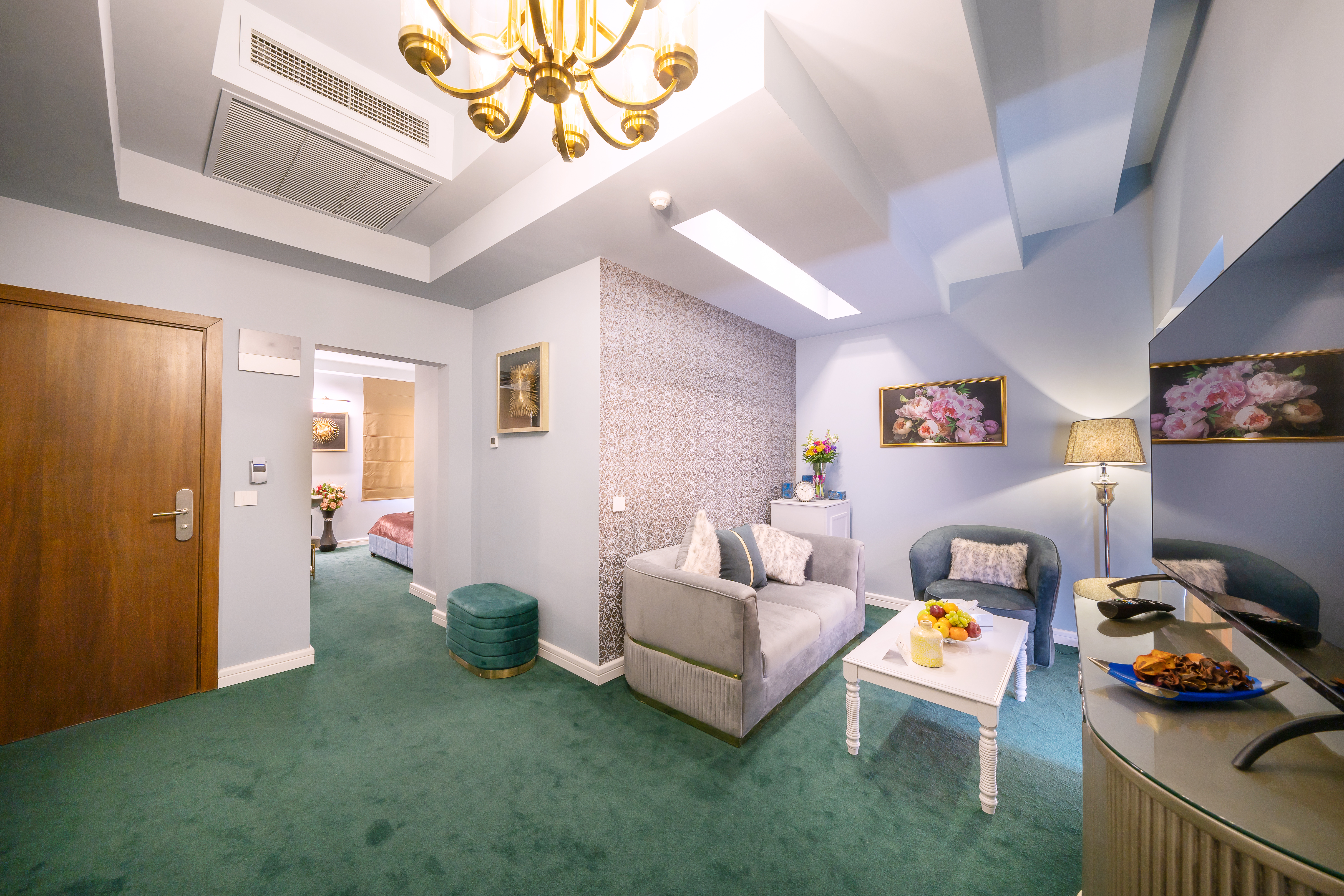 Apartment Queen Size Bed