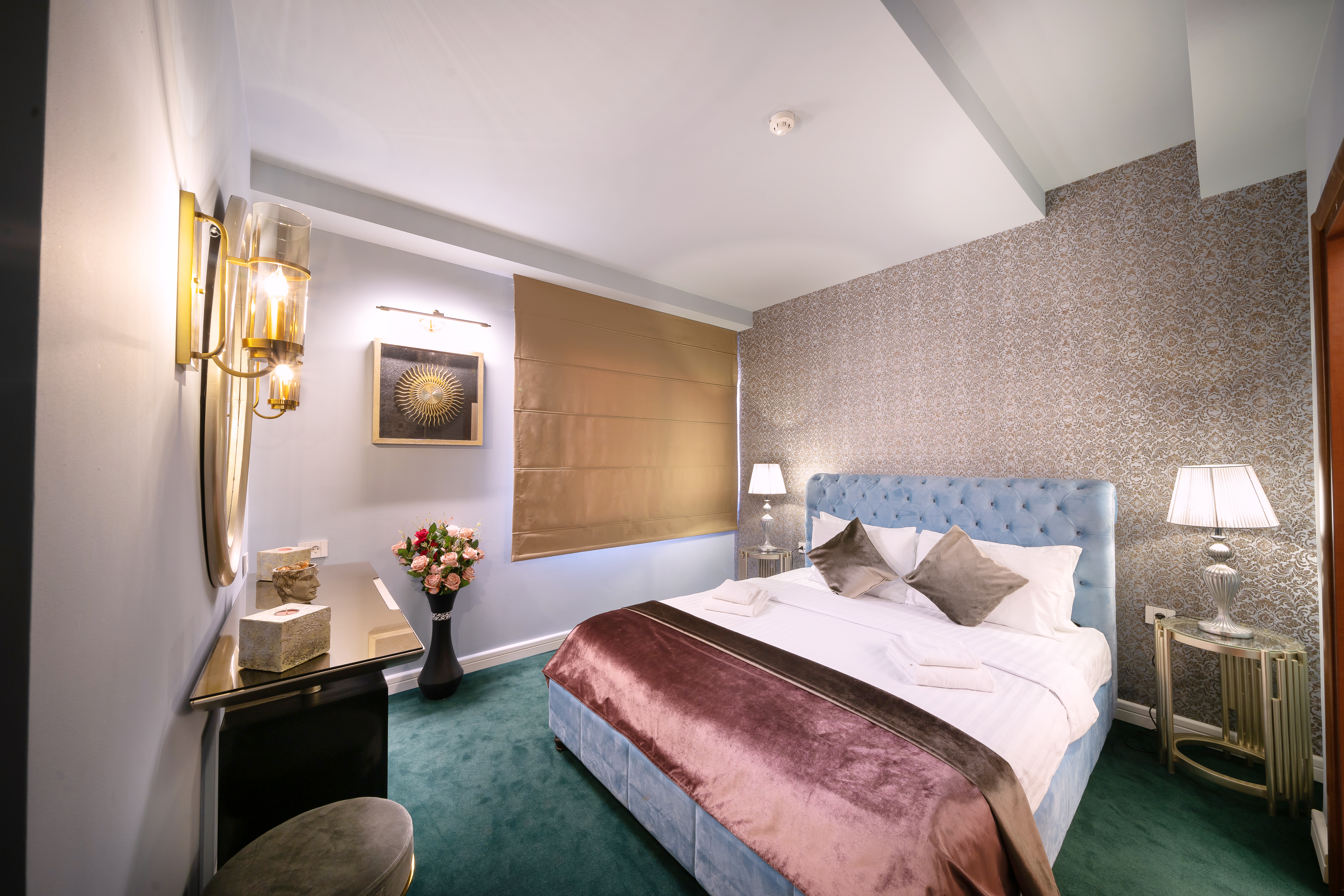 Apartment Queen Size Bed