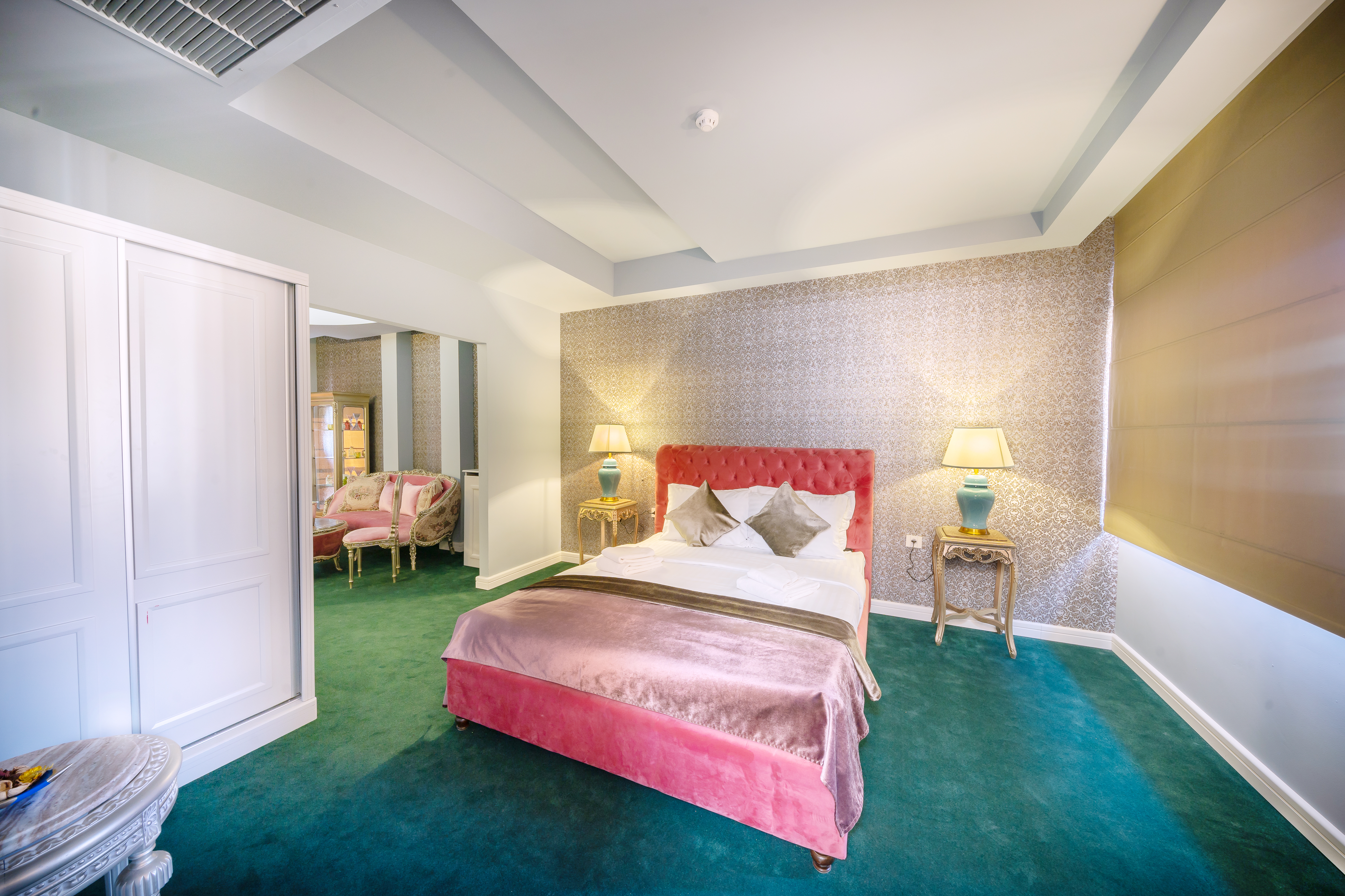 Apartment Queen Size Bed