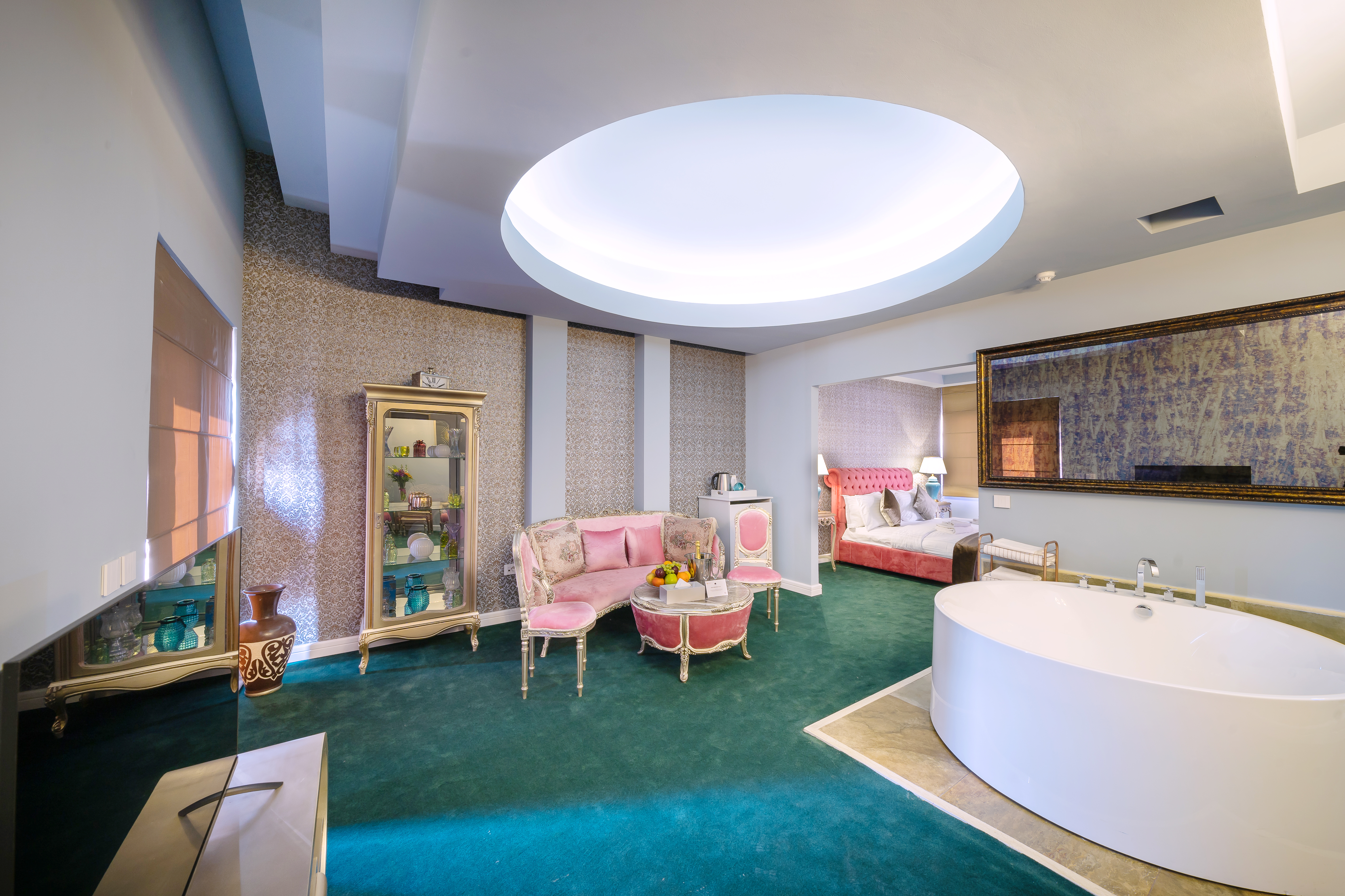 Apartment Queen Size Bed