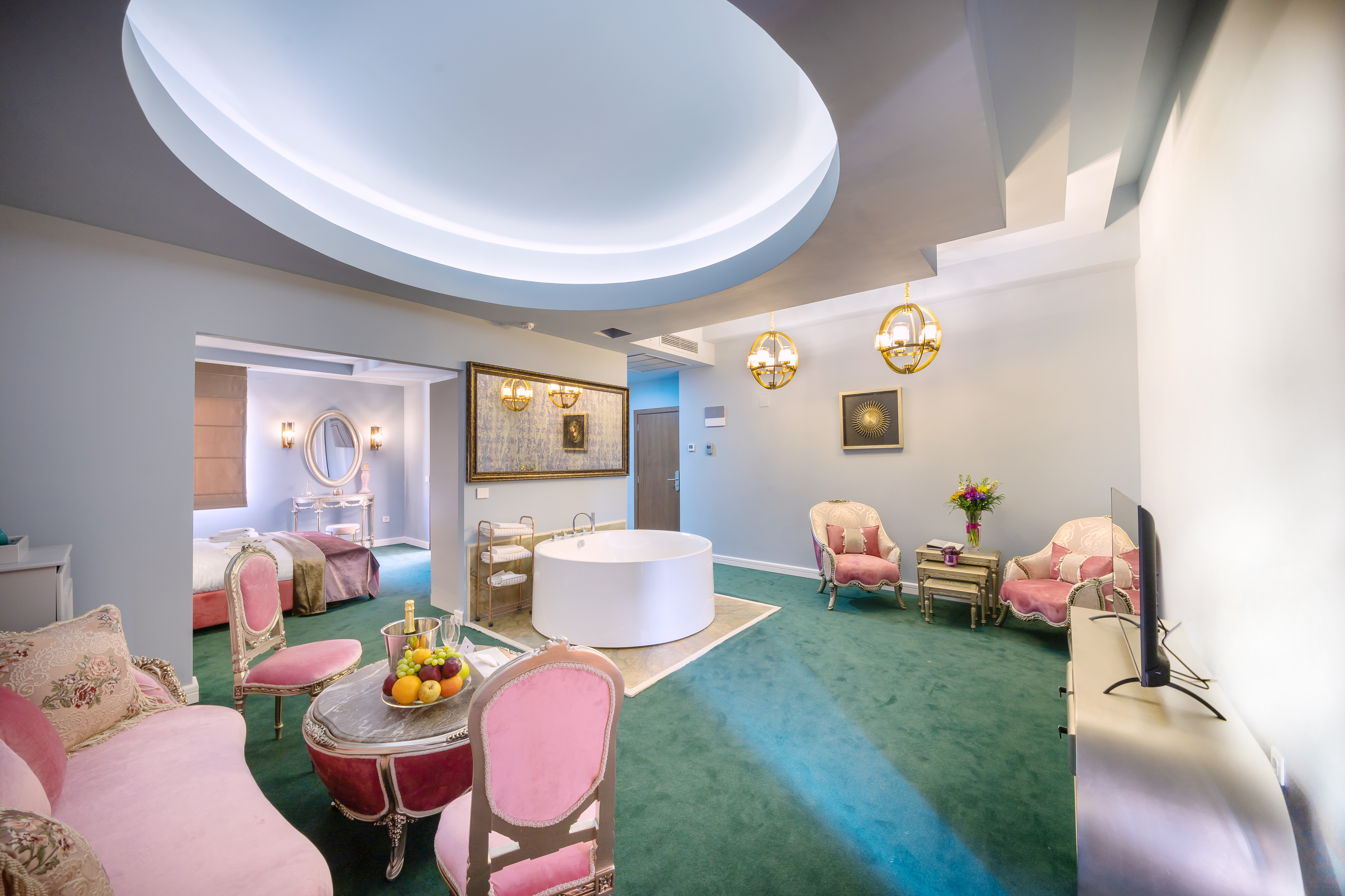 Apartment Queen Size Bed