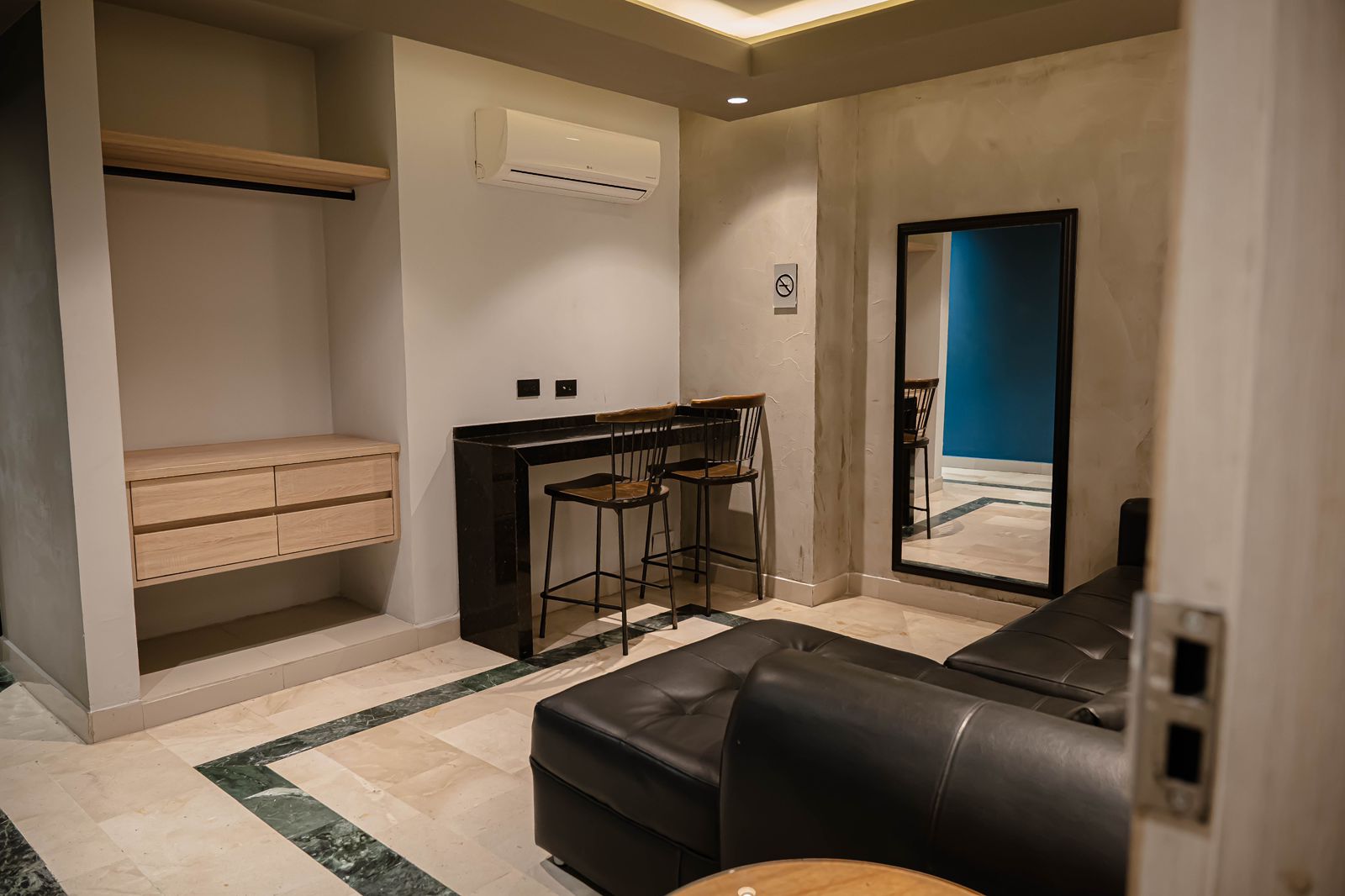 Apartment Capacity 4