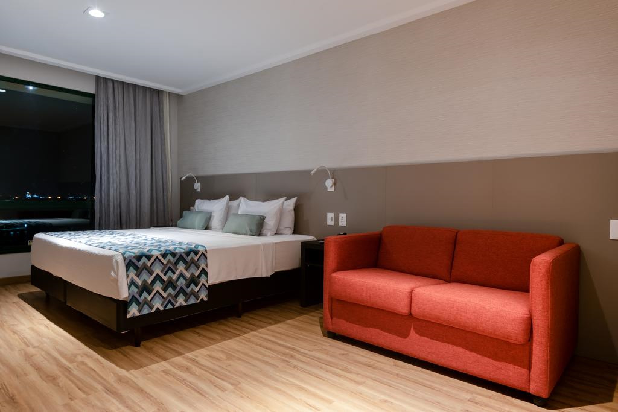 Double Deluxe Queen Bed