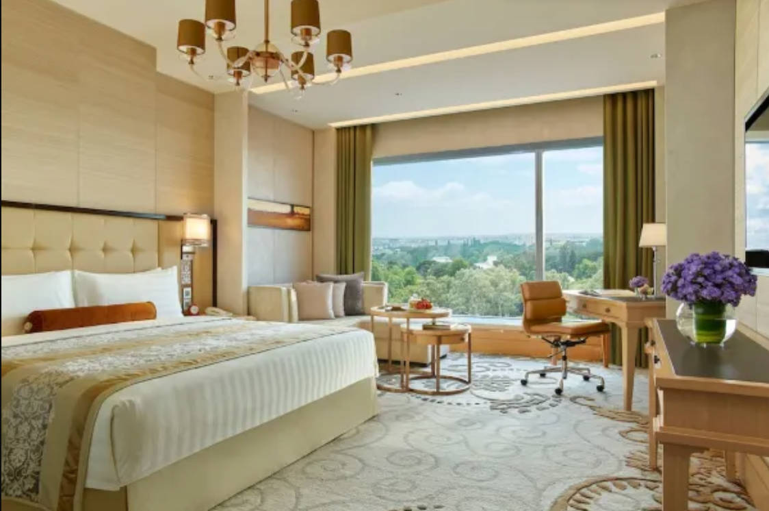 Double Club King Bed