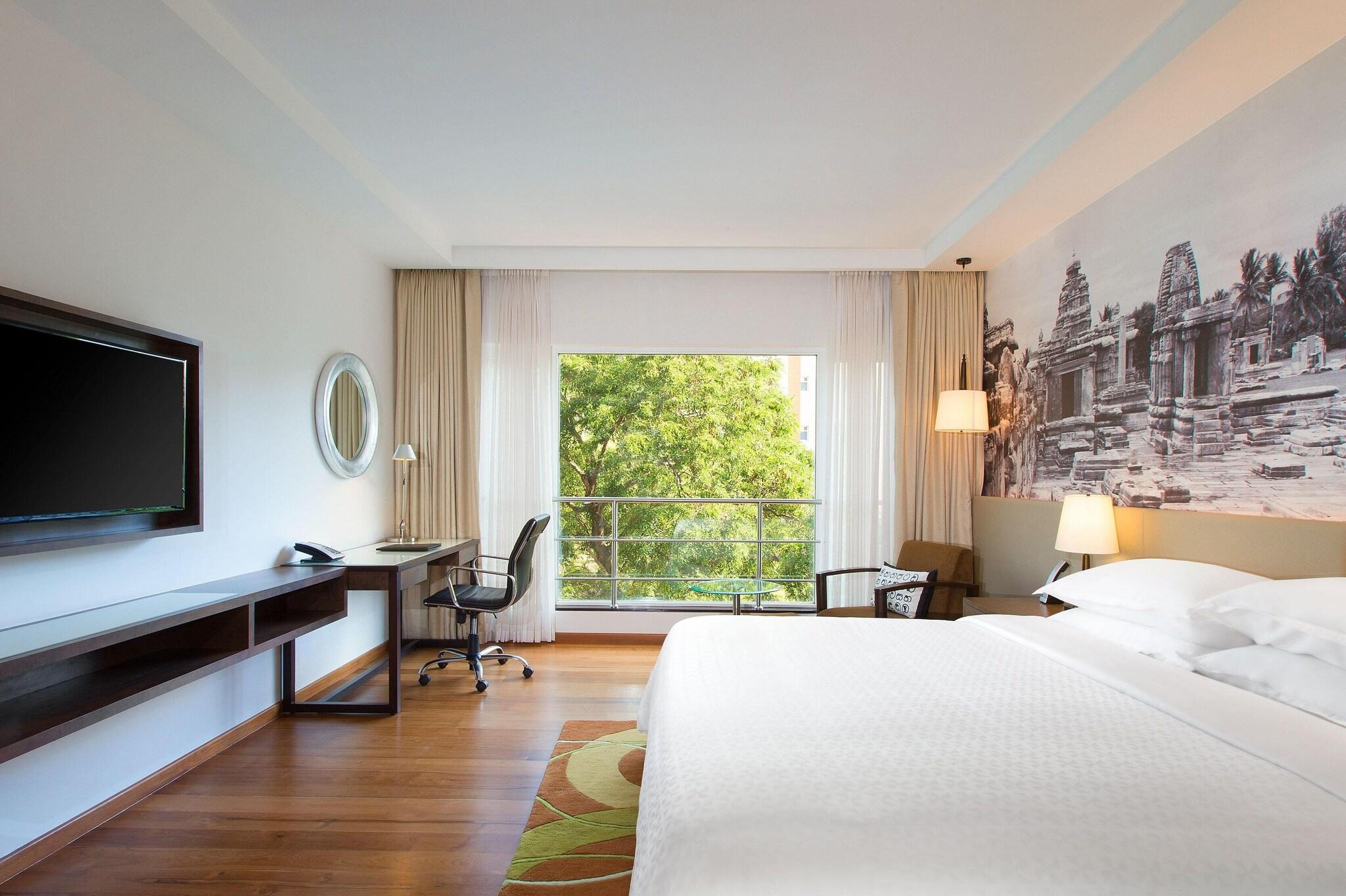 Double Deluxe King Bed