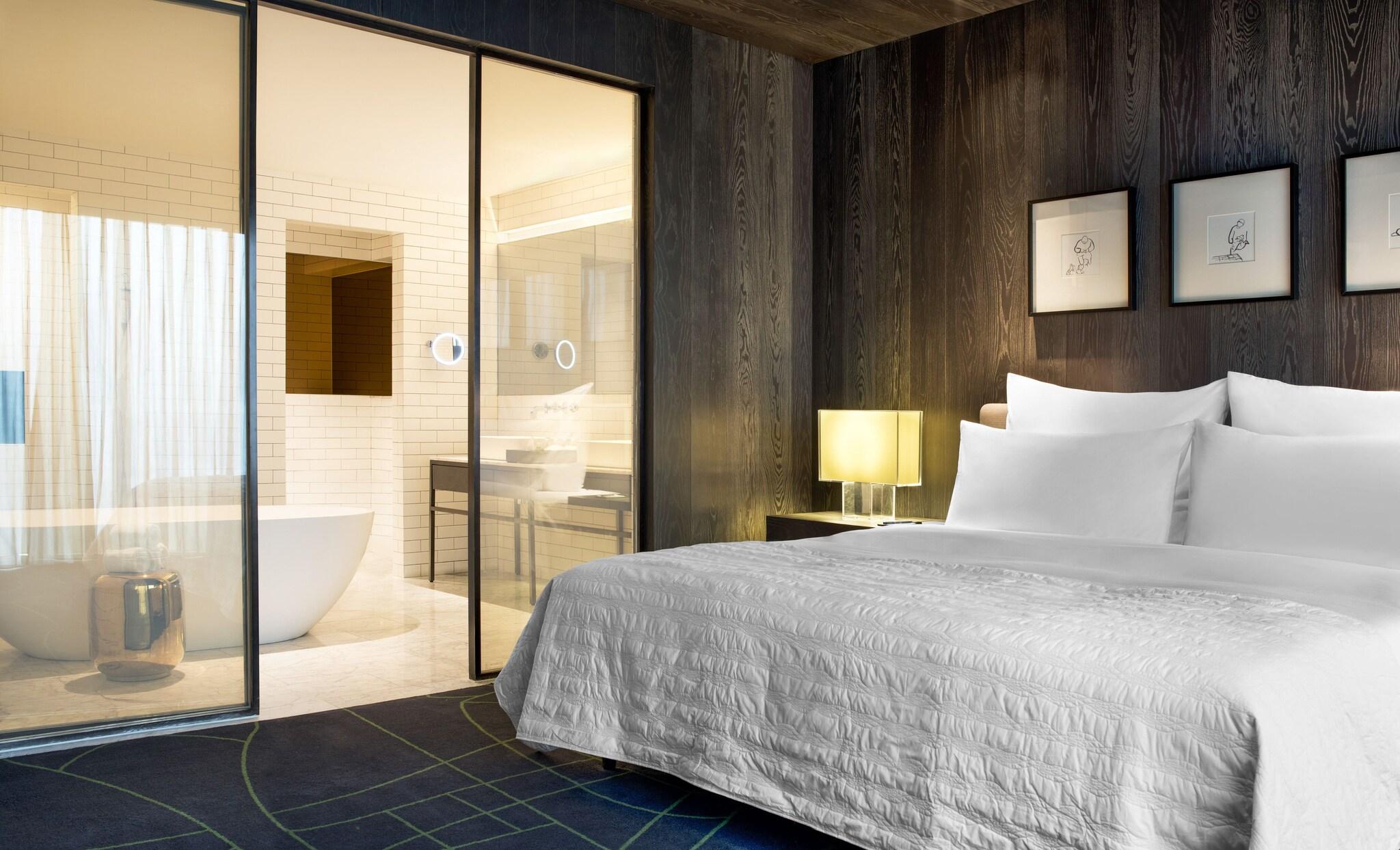 Suite City View King Bed