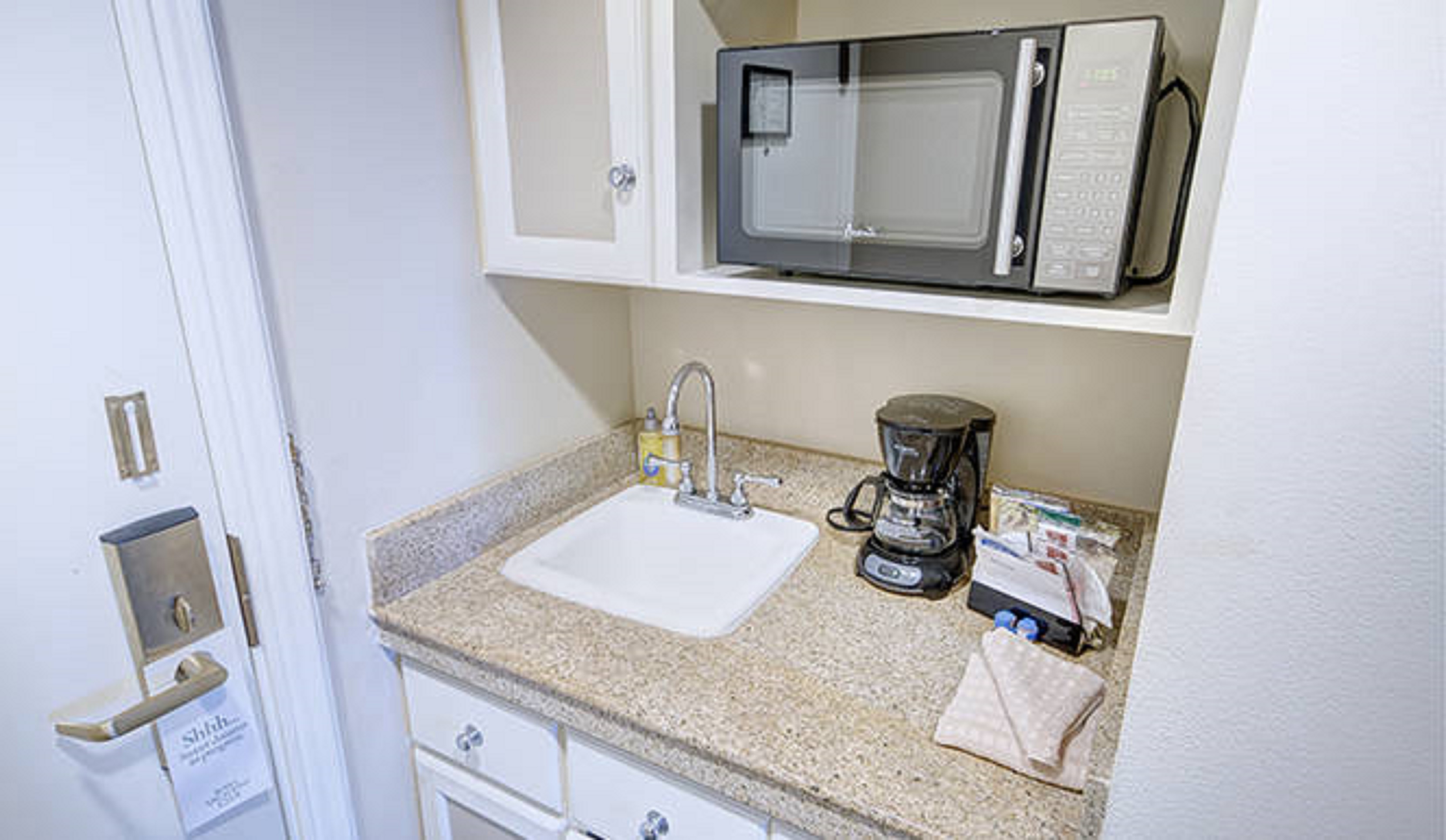 Studio Queen Size Bed