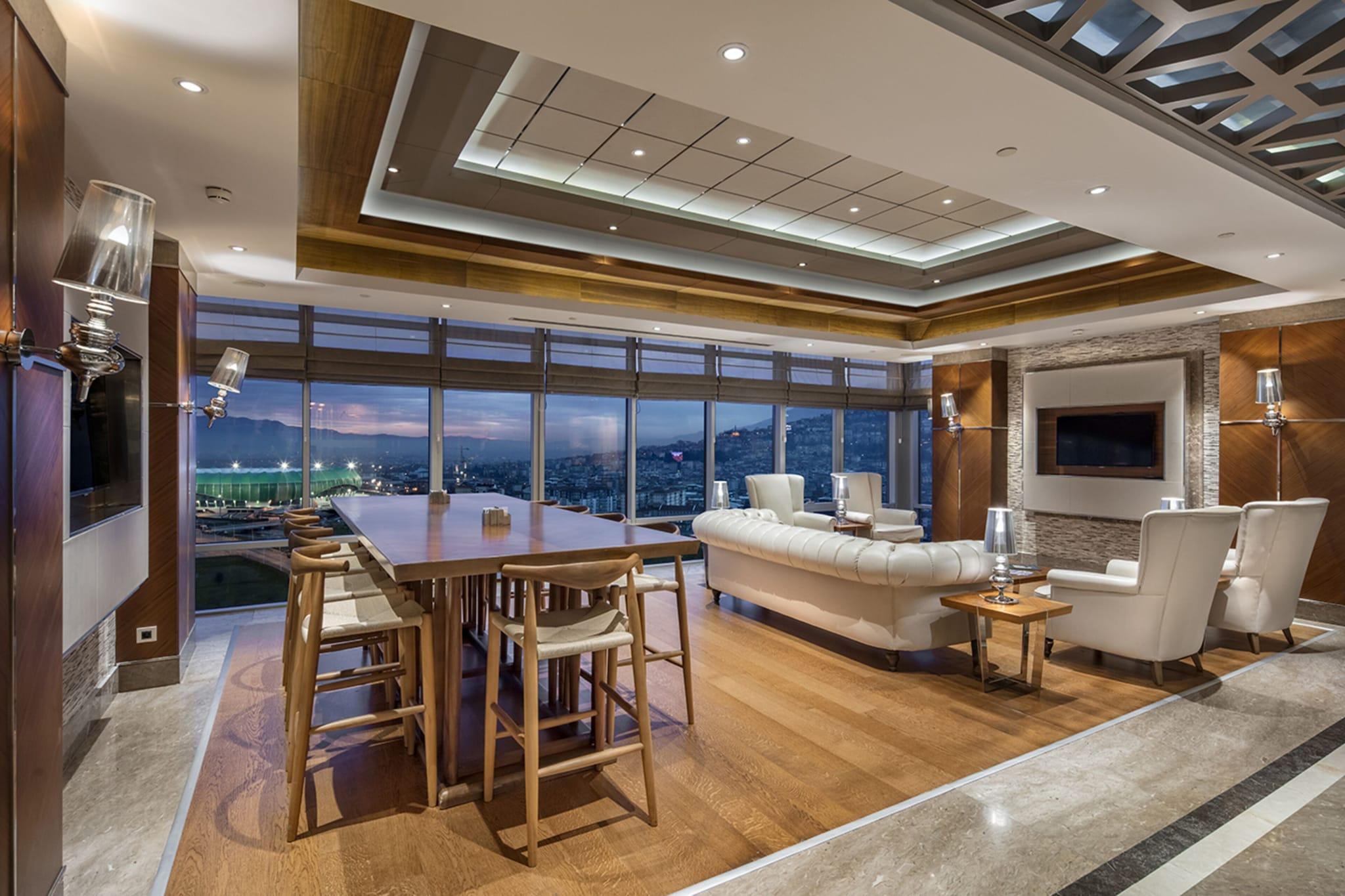 Double Club King Bed