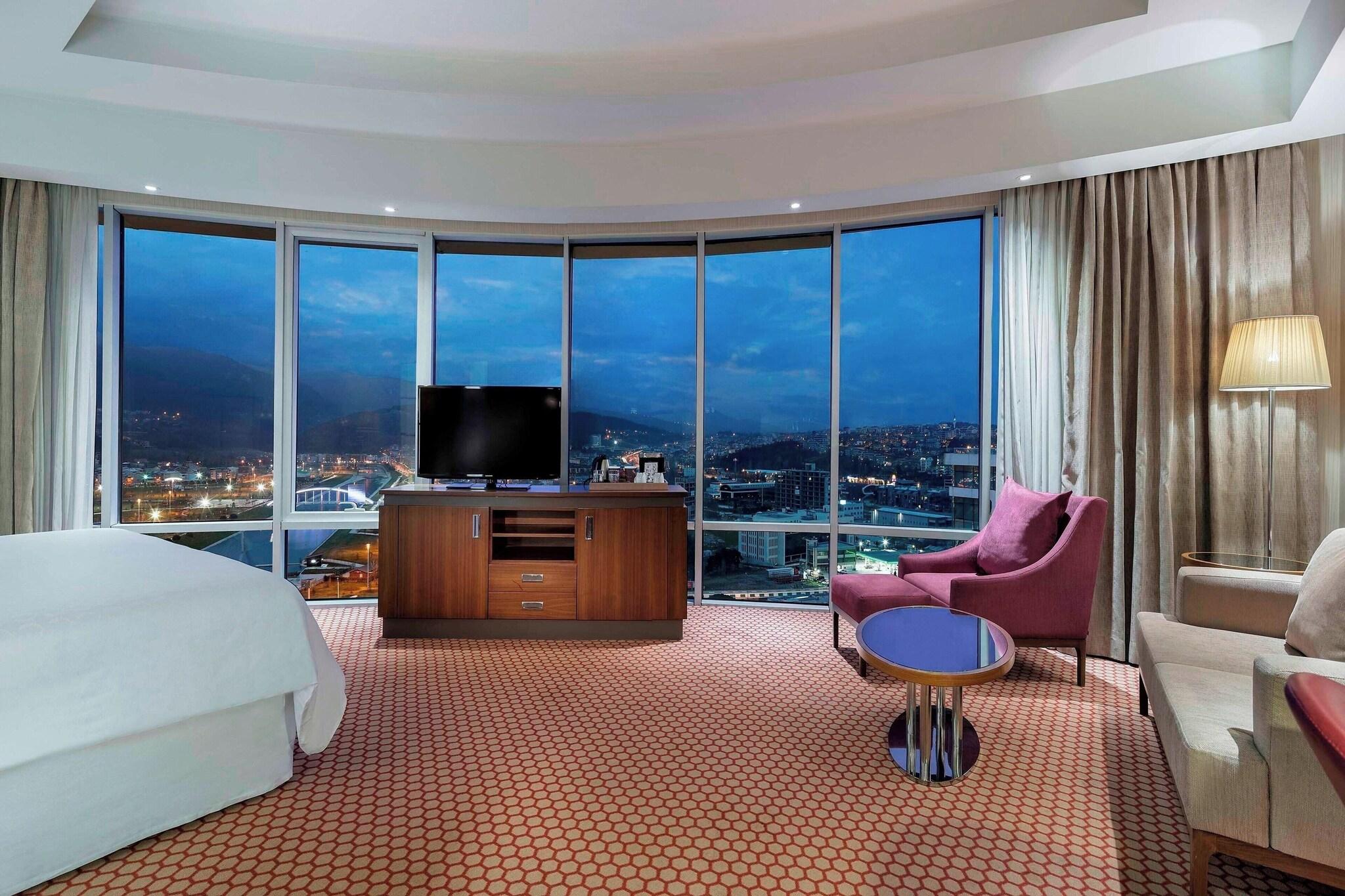 Suite Deluxe King Bed