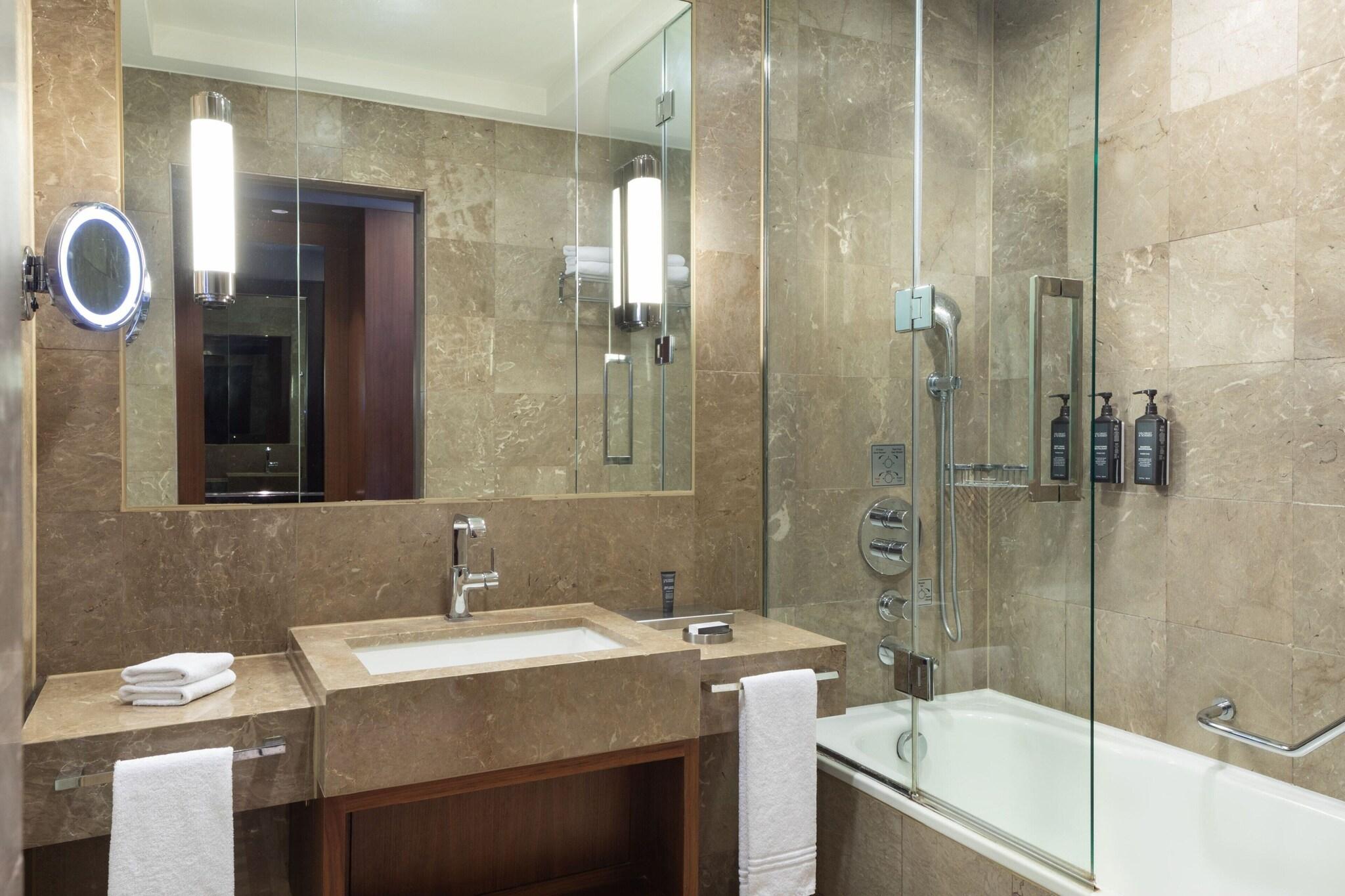 Double Club King Bed