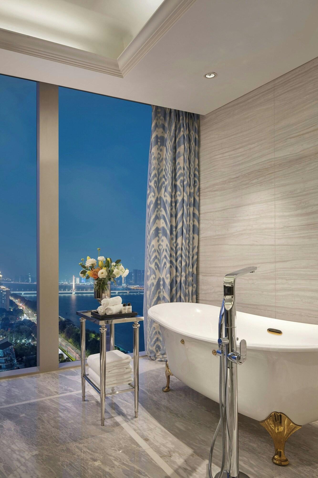 Suite King Bed One Bedroom 