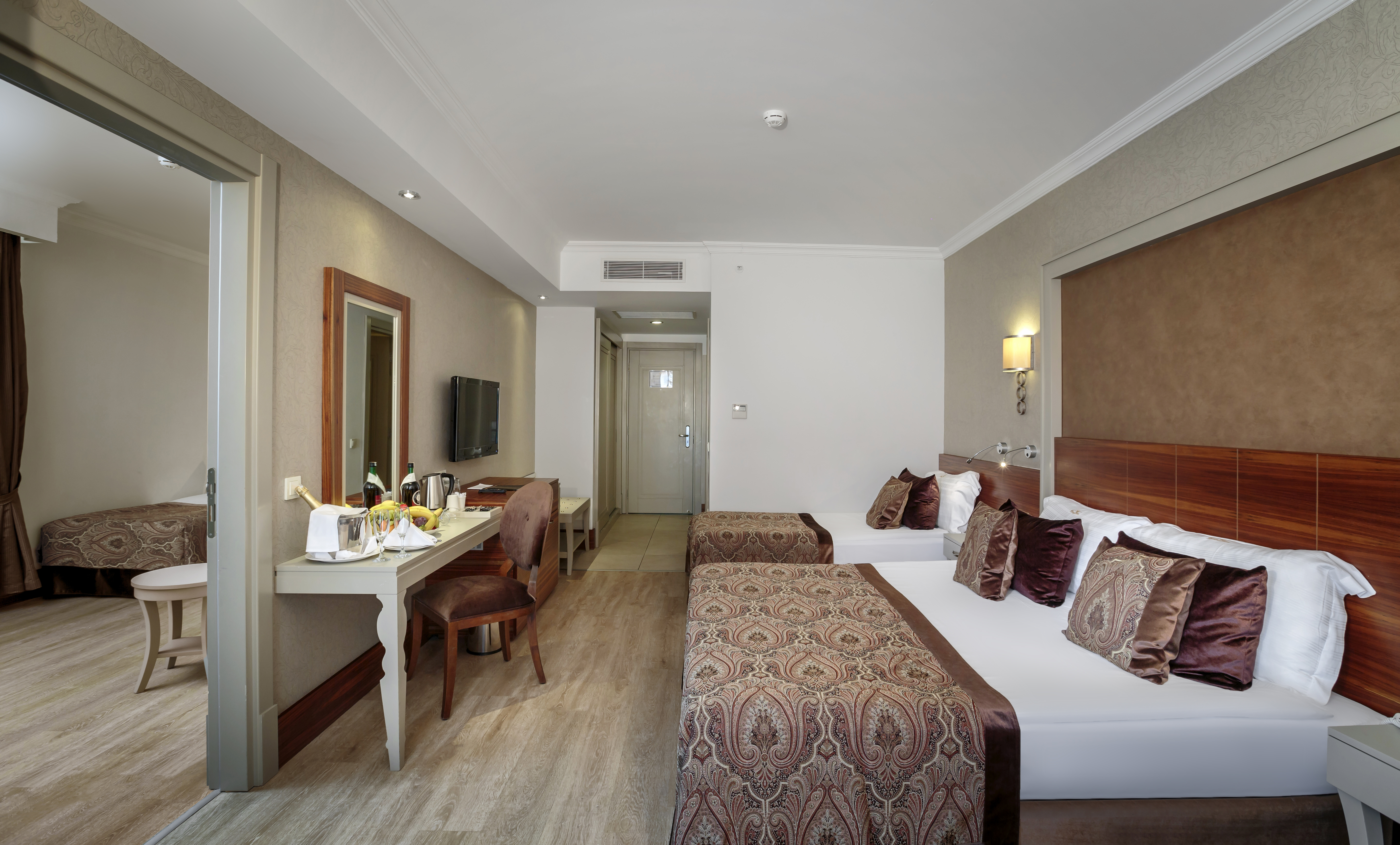 Family Room Land View