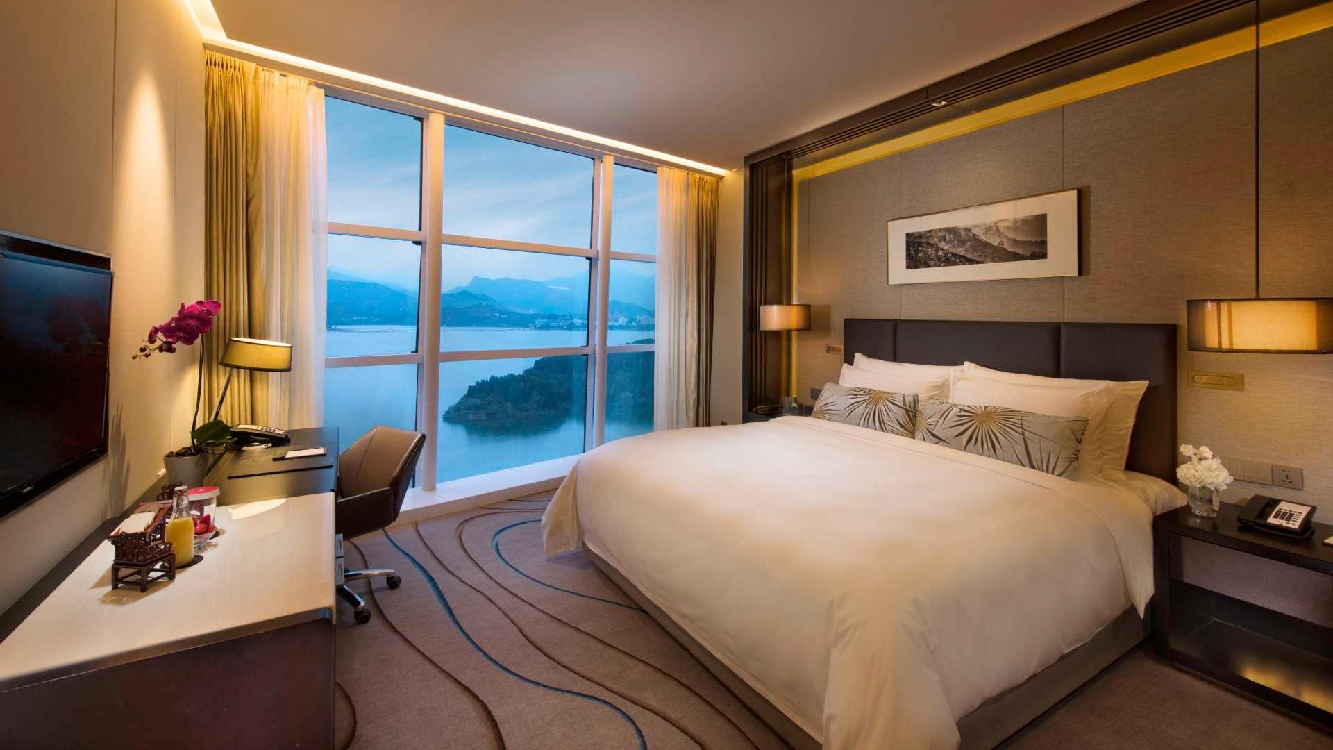 Double Deluxe Lake View